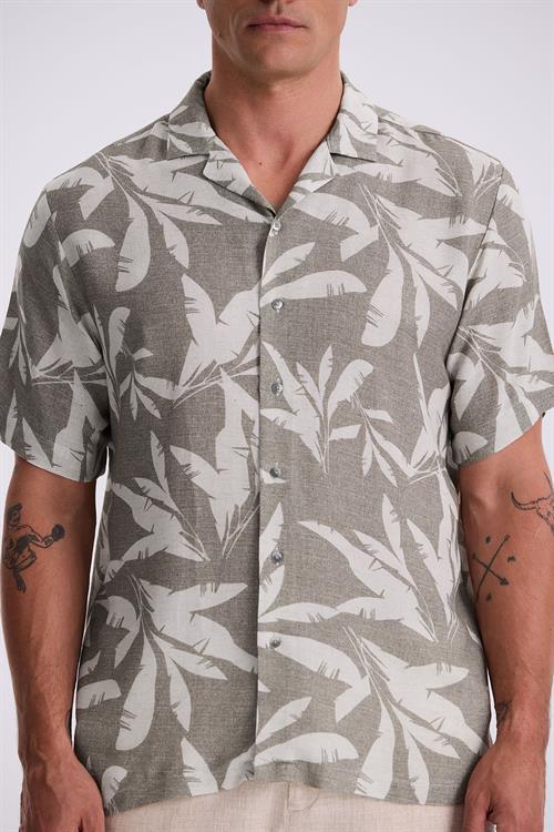 Vizon Klasik Fit Apaş Yaka Desenli Rahat Kalıp Keten Karışımlı Kısa Kollu Gömlek 