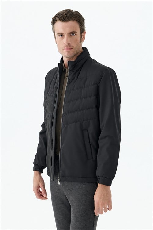 Siyah Comfort Fit Dik Yaka Spor Mont Mont