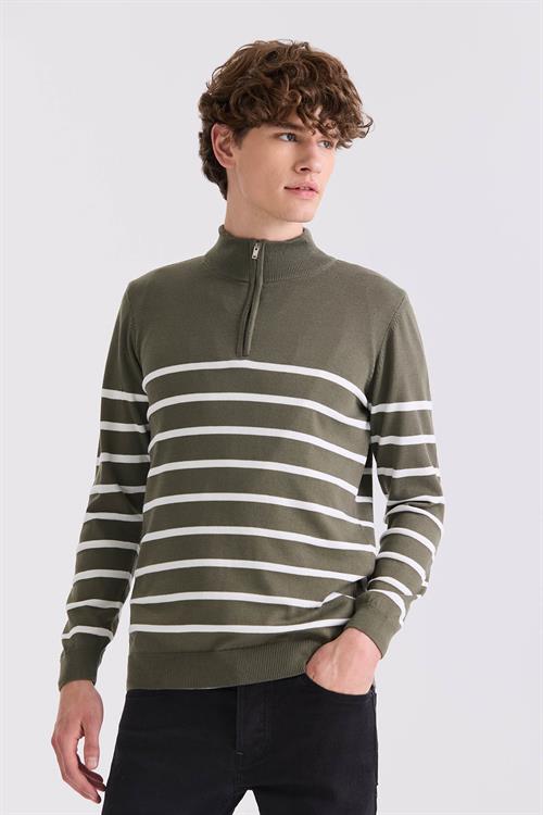 Küf Yeşili Slim Fit Yarım Balıkçı Triko Kazak