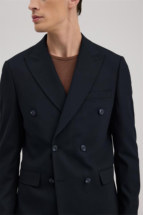 Lacivert Dar Kalıp - Slim Fit Takım Elbise Sivri Yaka