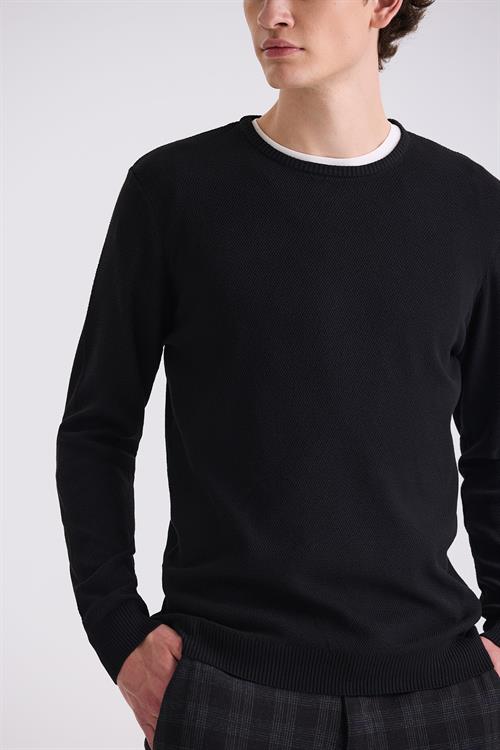 Siyah Slim Fit Bisiklet Yaka Desenli Triko Kazak