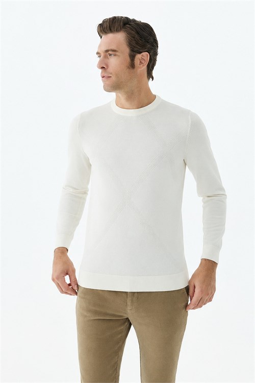 Beyaz Slim Fit Desenli Bisiklet Yaka Triko
