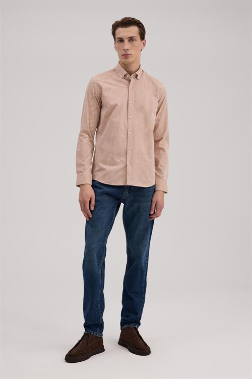 Kahve Rahat Kalıp - Comfort Fit Gömlek YAKA ÜSTTEN DÜĞMELİ