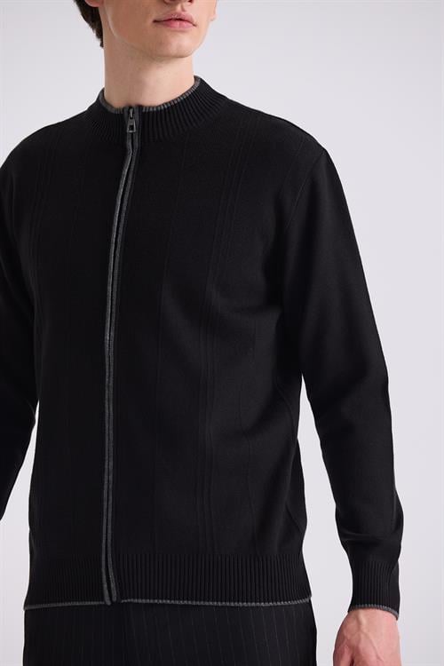 Siyah Classic Fit Düz Fermuarlı Dik Yaka Triko Hırka