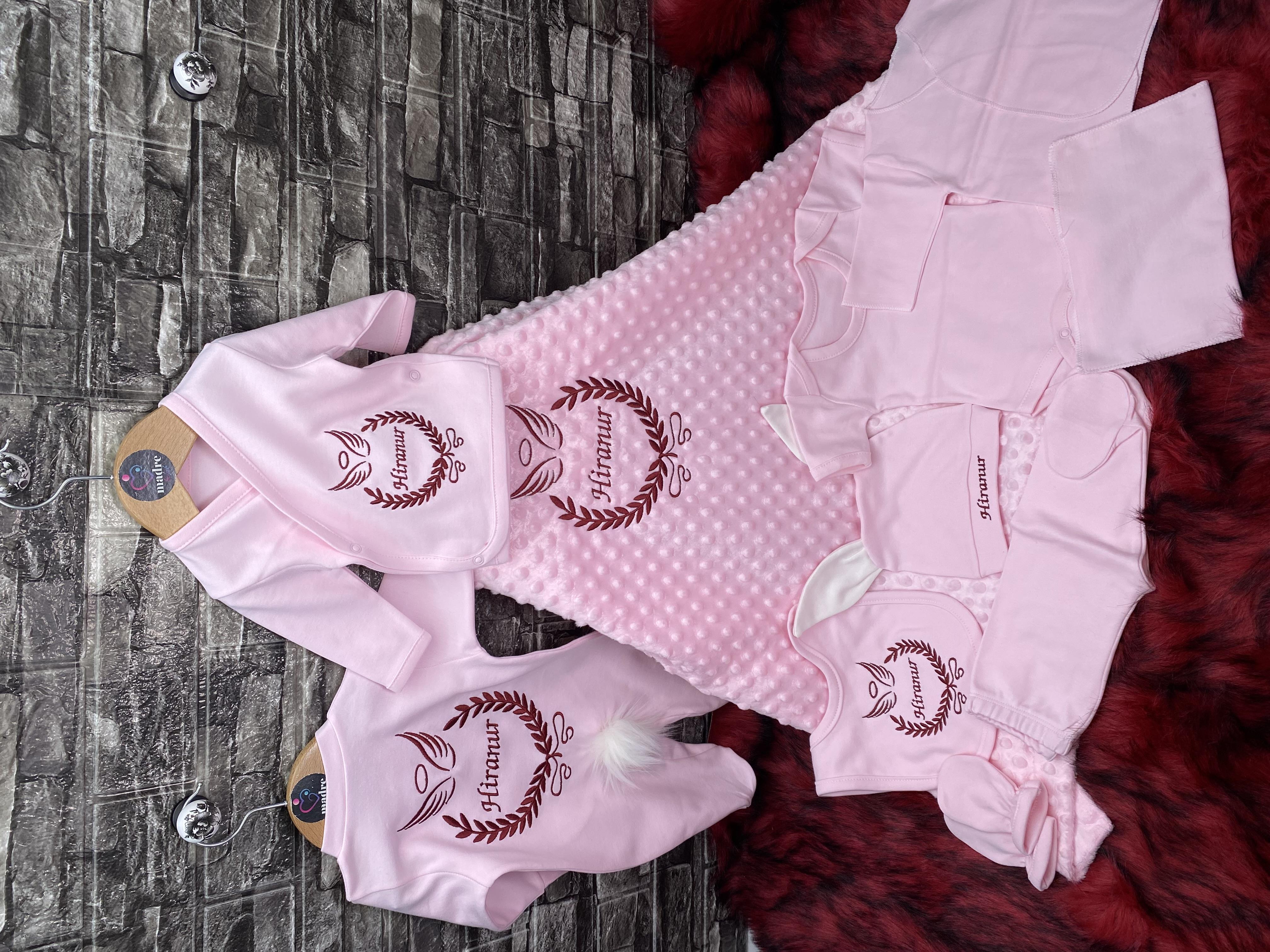 10 lu isimli hastane çıkışı isme özel nohut battaniyeli isimli melek kanatlı nakış işlemeli kız bebek seti