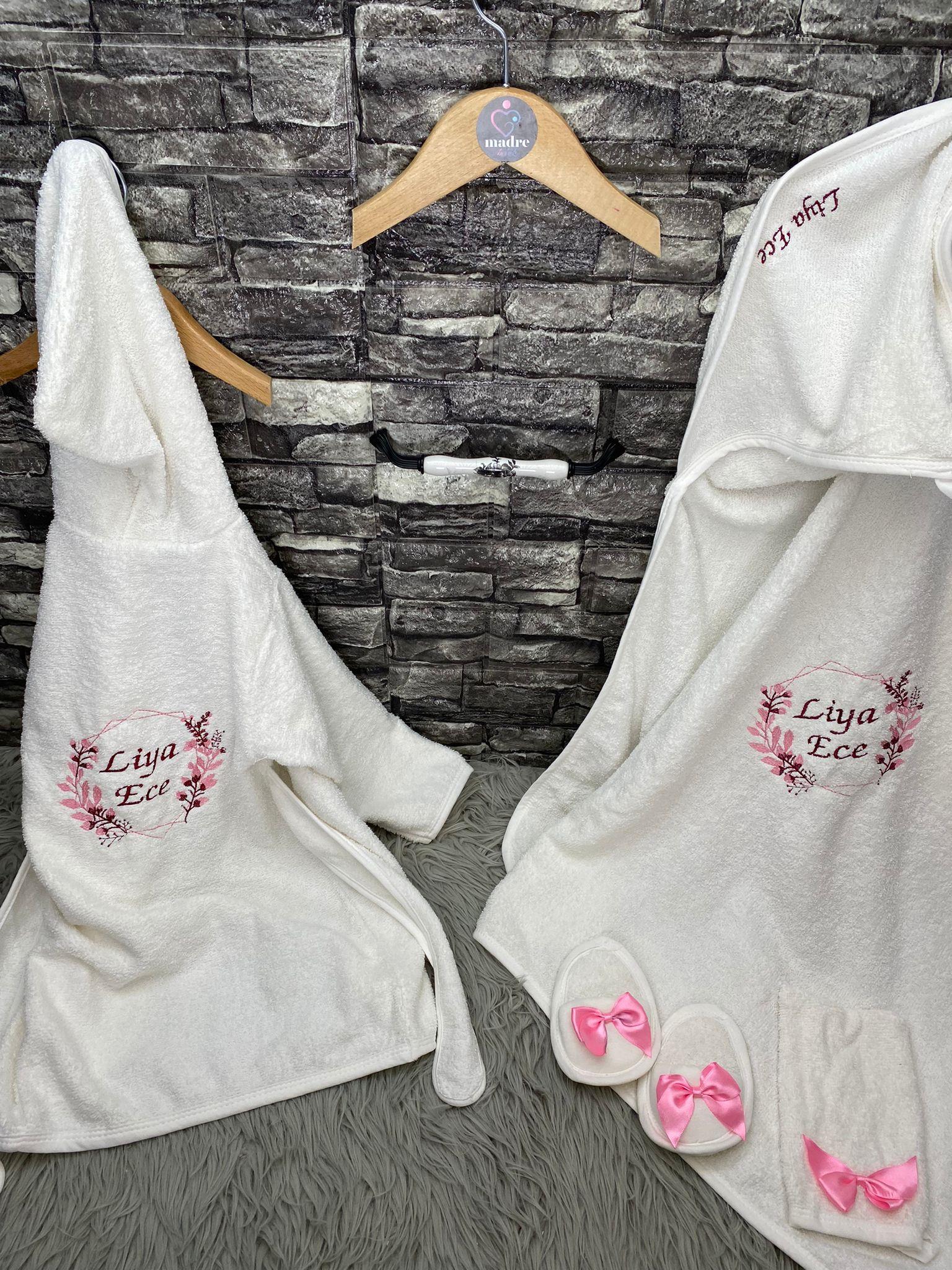 İsimli Bornoz Havlu Set