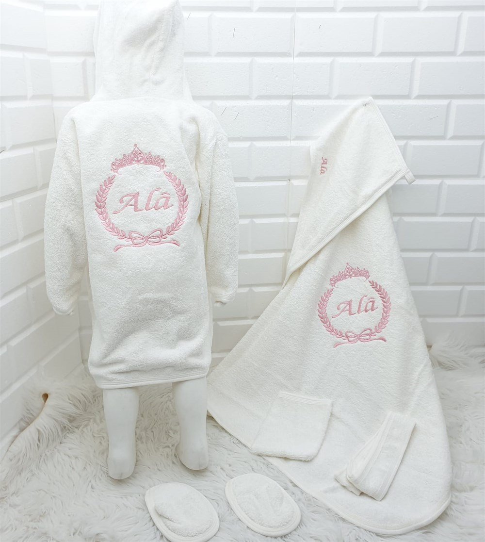 İsimli Bornoz Havlu Set