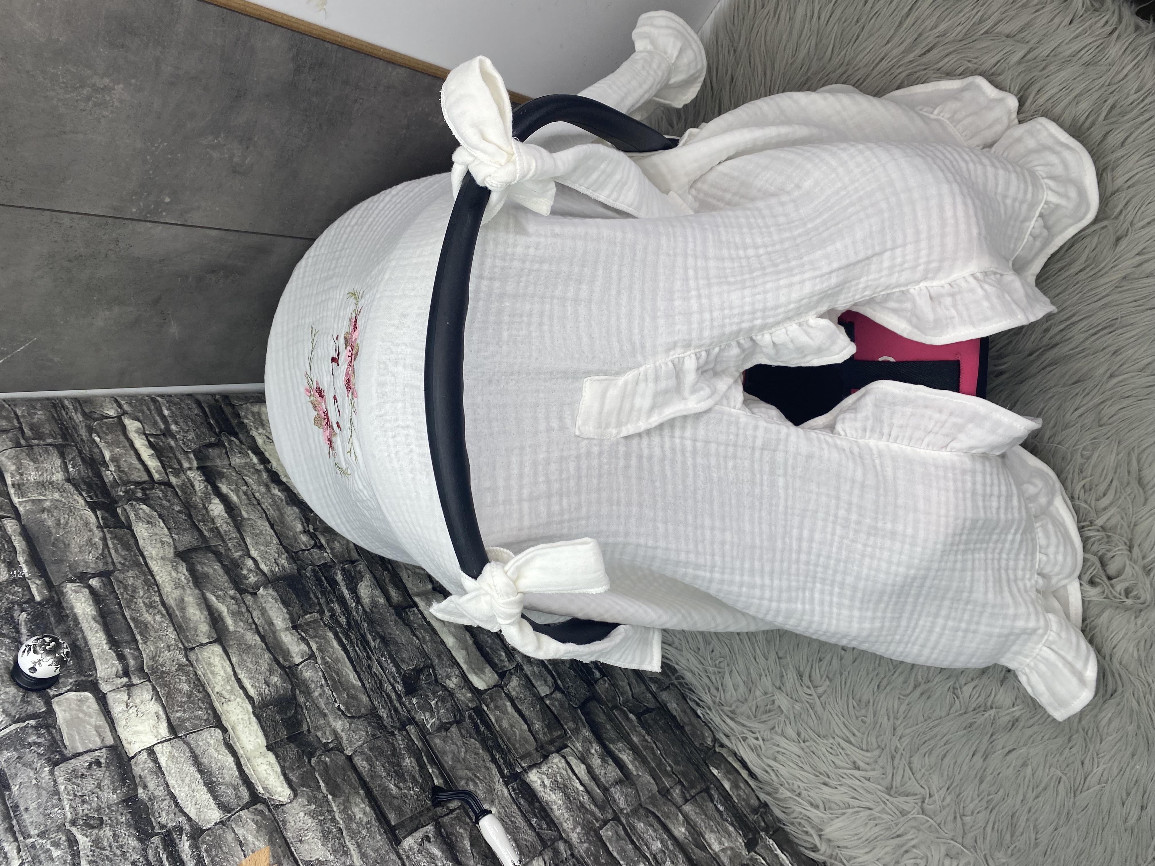 Kız bebek isimli Puset Örtüsü