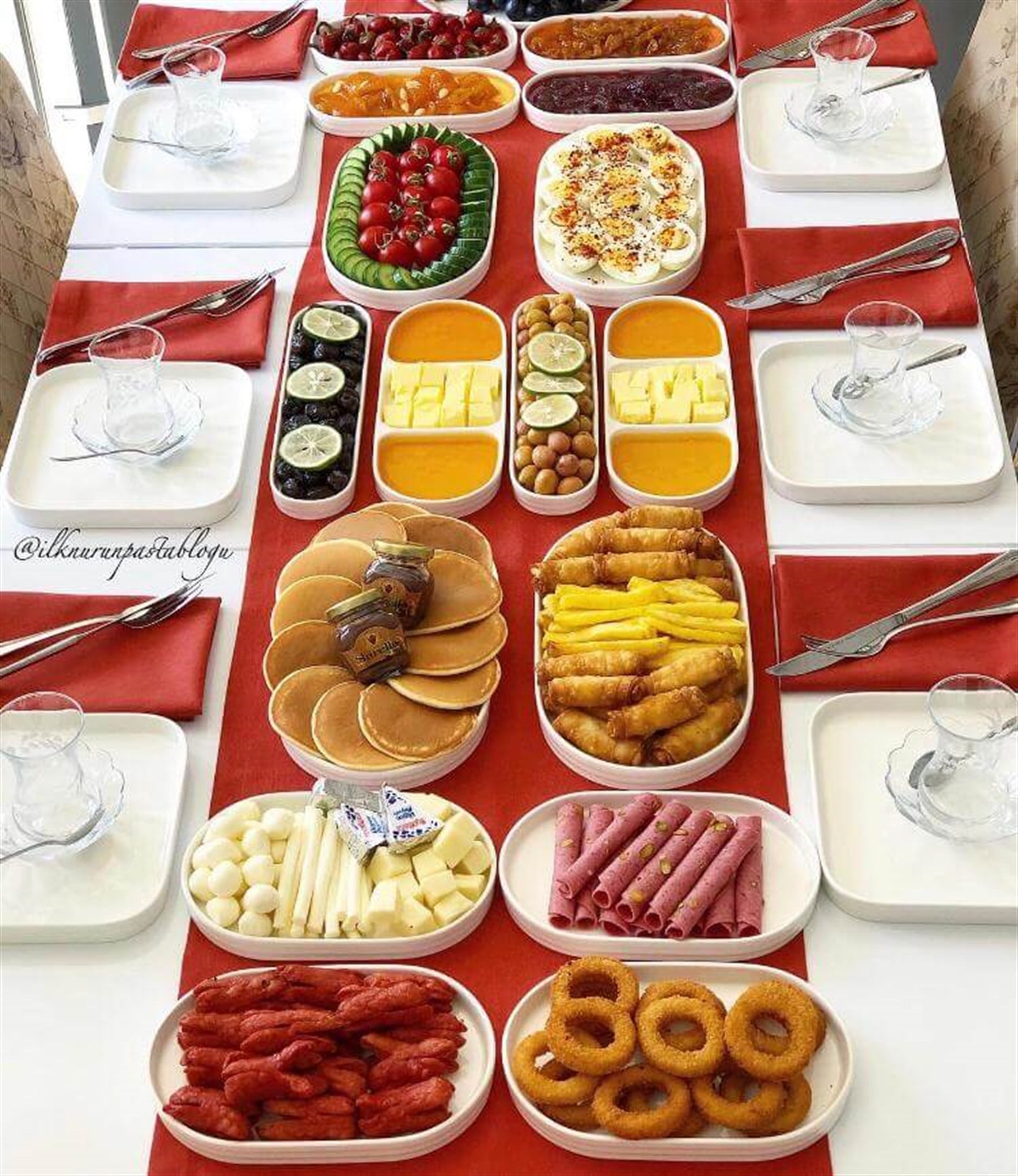 22 Parça Porselen Kahvaltı Seti