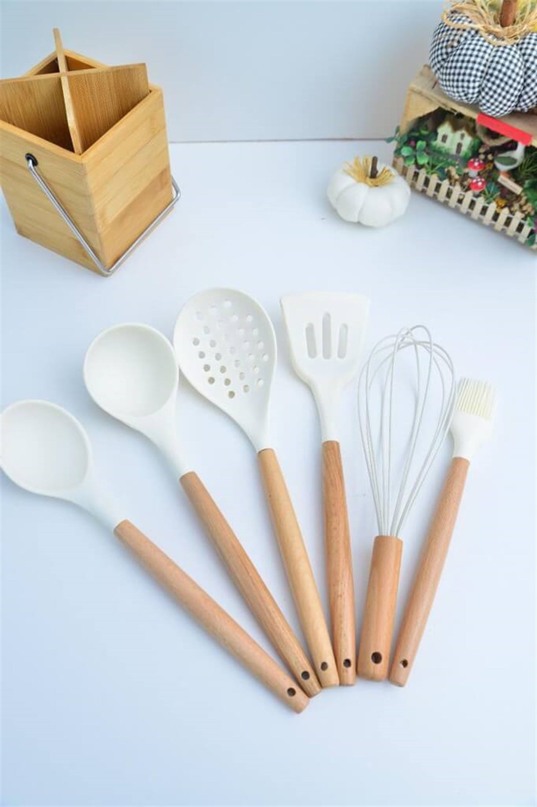 7 Parça Bambu Saplı Silikon Servis Seti