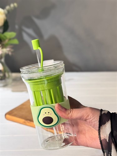 Kapaklı Cam Pipetli Meyve Detoks Kupa  390 ML - Avakado