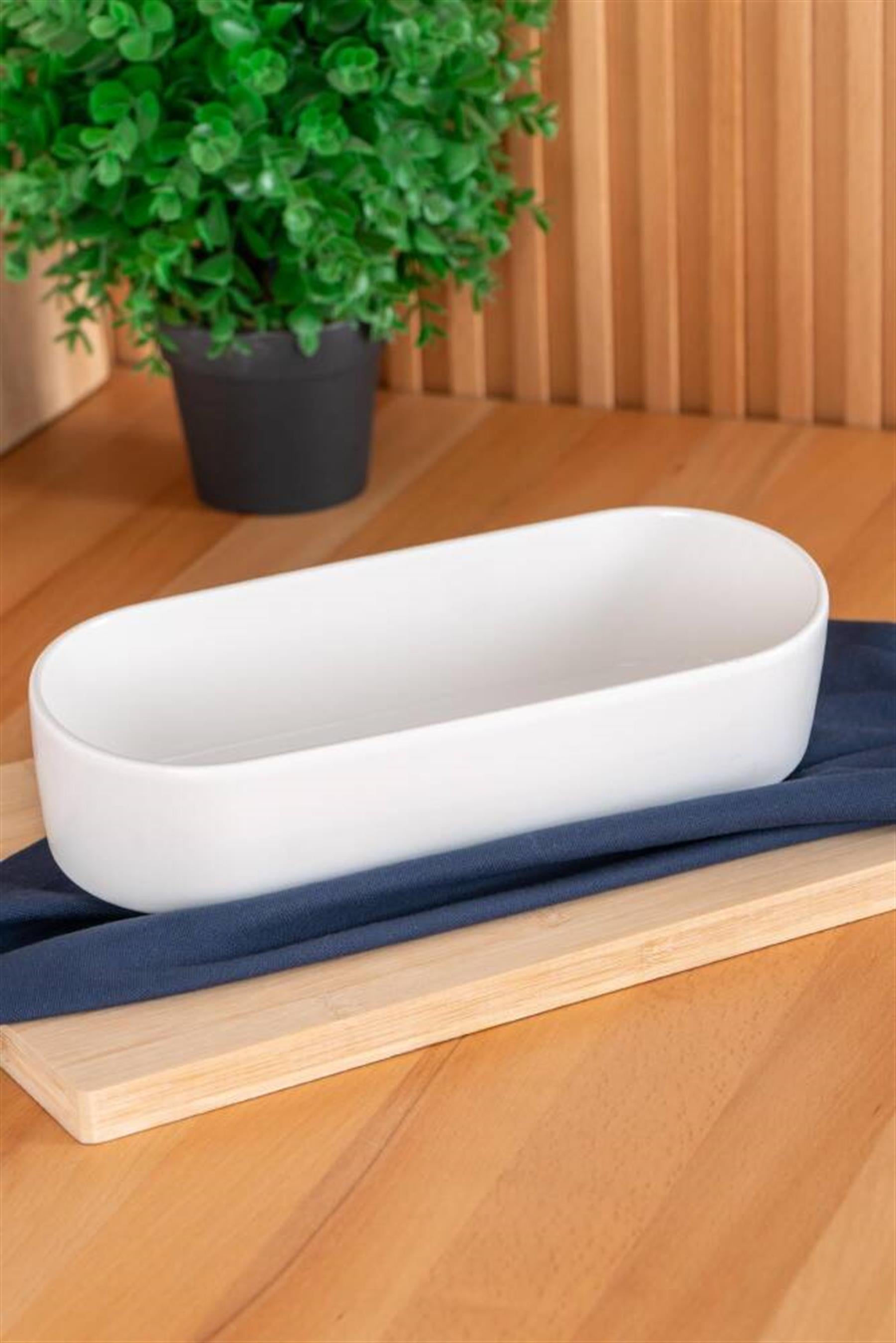 Bianco Perla Oval Baton Kase - 26 cm