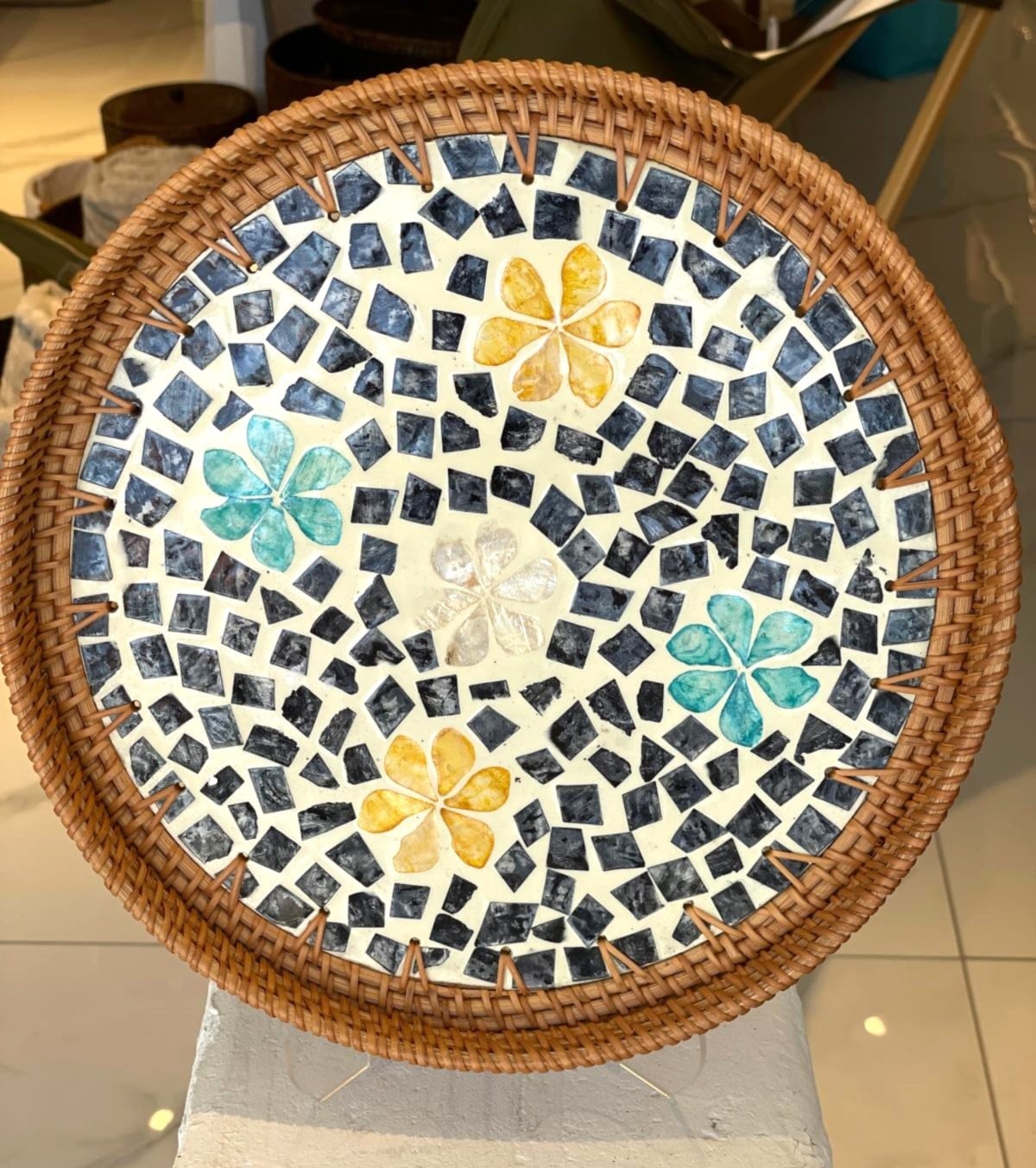 RATTAN DETAYLI SEDEF TEPSİ