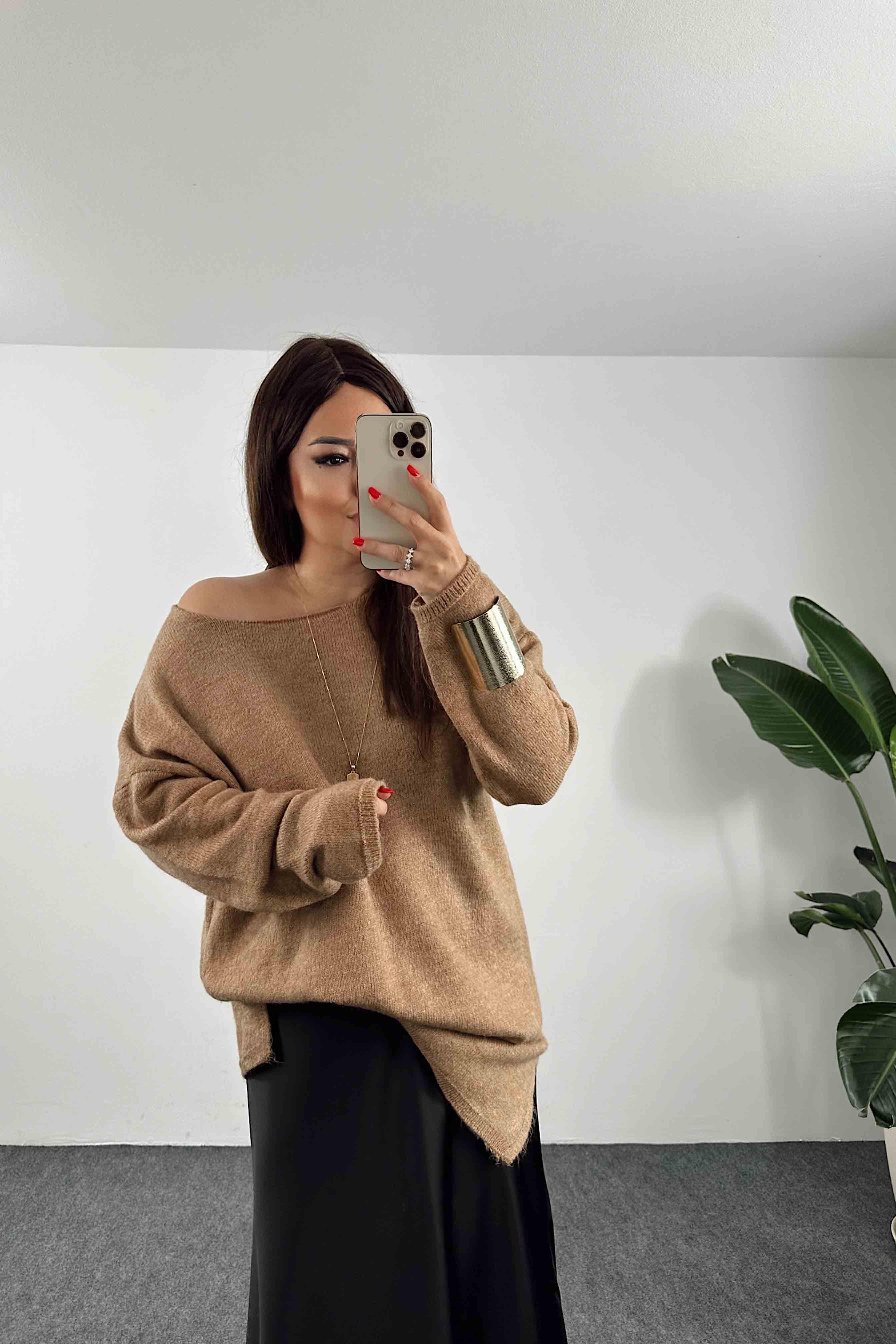 Uzun Kollu Oversize Kadın Triko Kazak Camel
