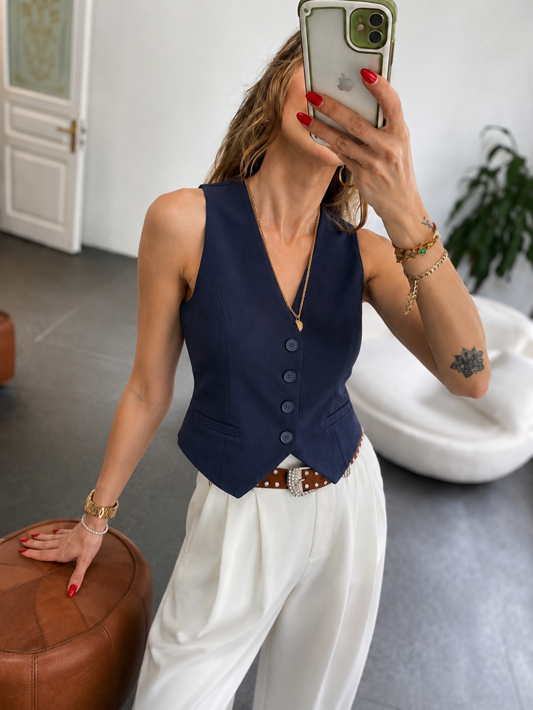 Astarlı Dört Düğmeli Crop Yelek Lacivert