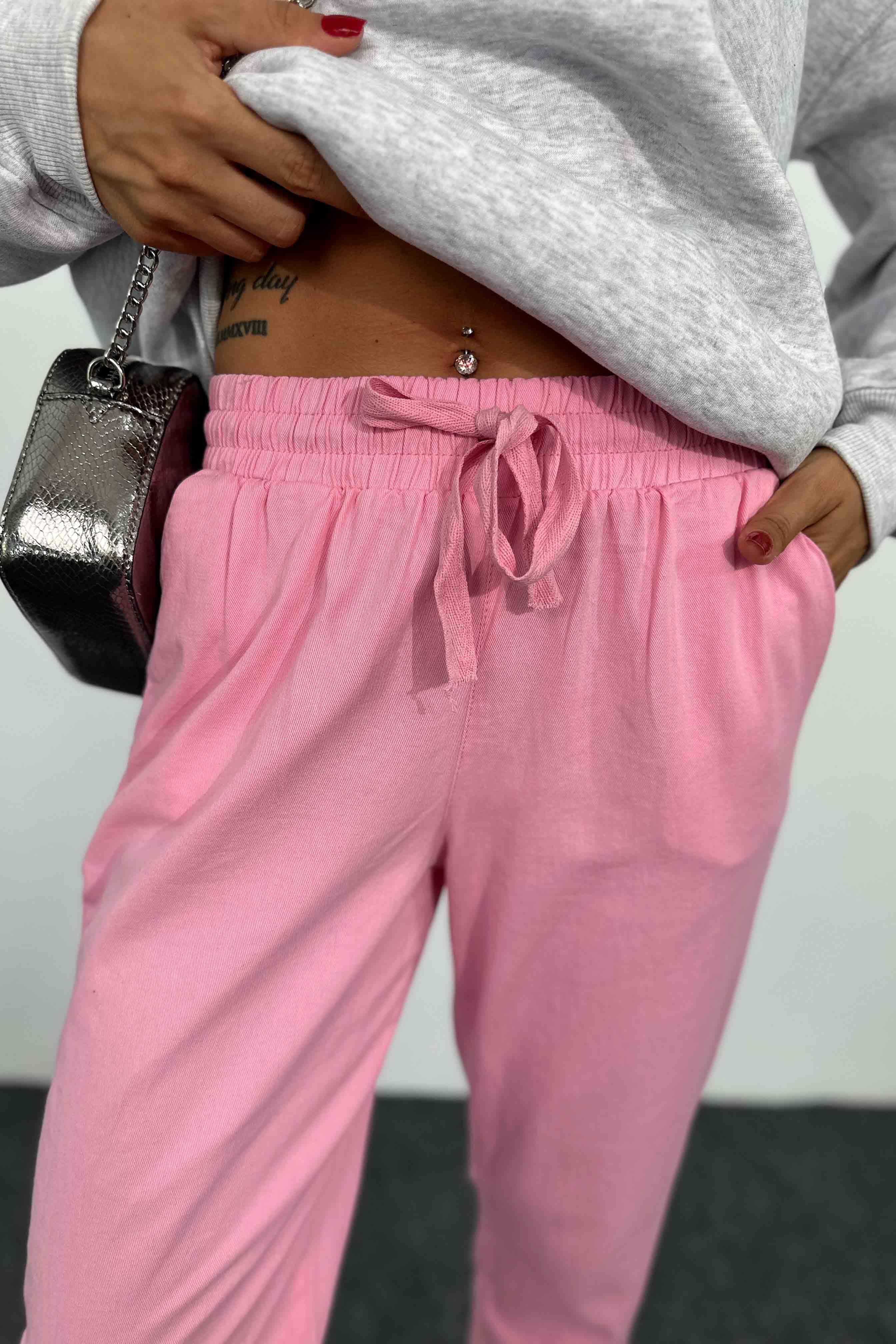 Beli Lastik ve İpli Püskül Detay Gabardin Pantolon Toz Pembe