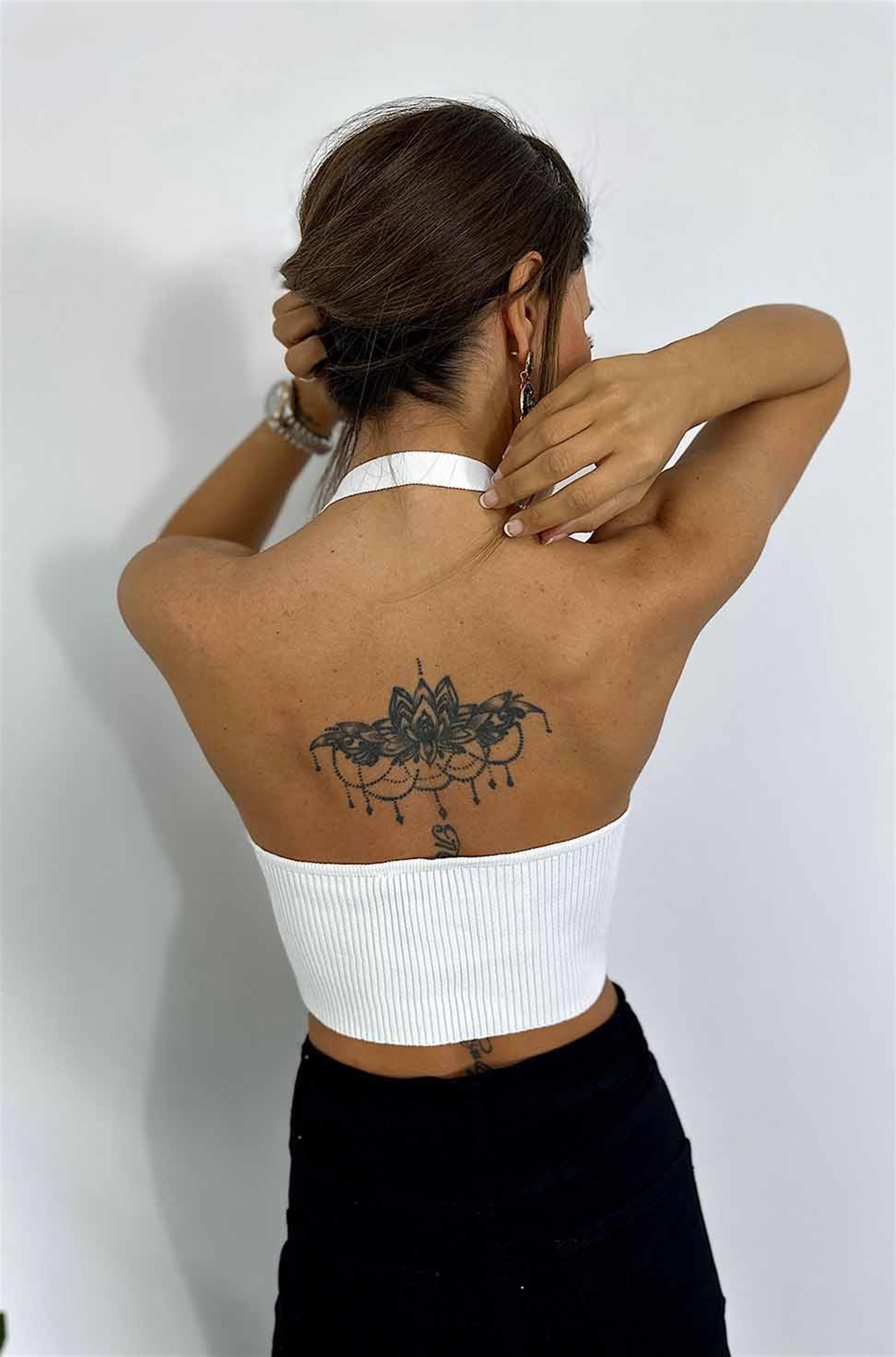 Boyundan Askılı V Yaka Triko Crop Top Beyaz