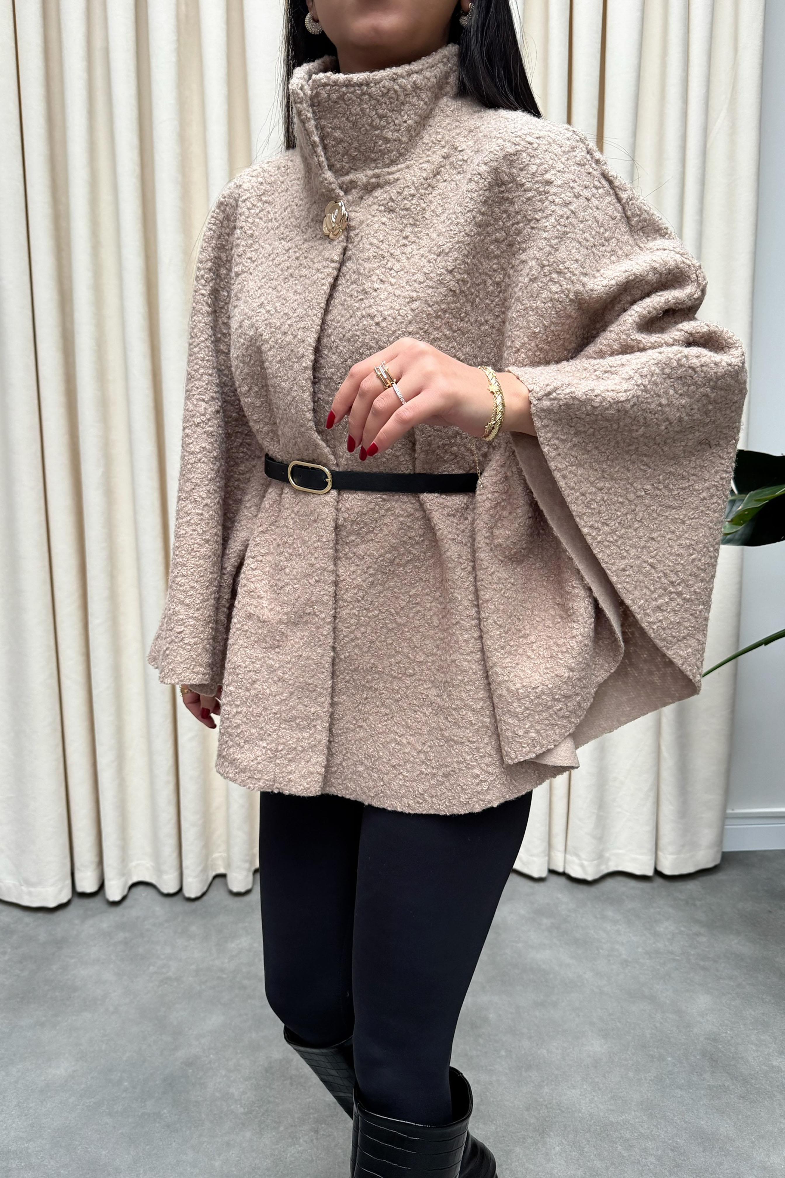 Gold Düğmeli Bürümcük Panço Kaban Taş