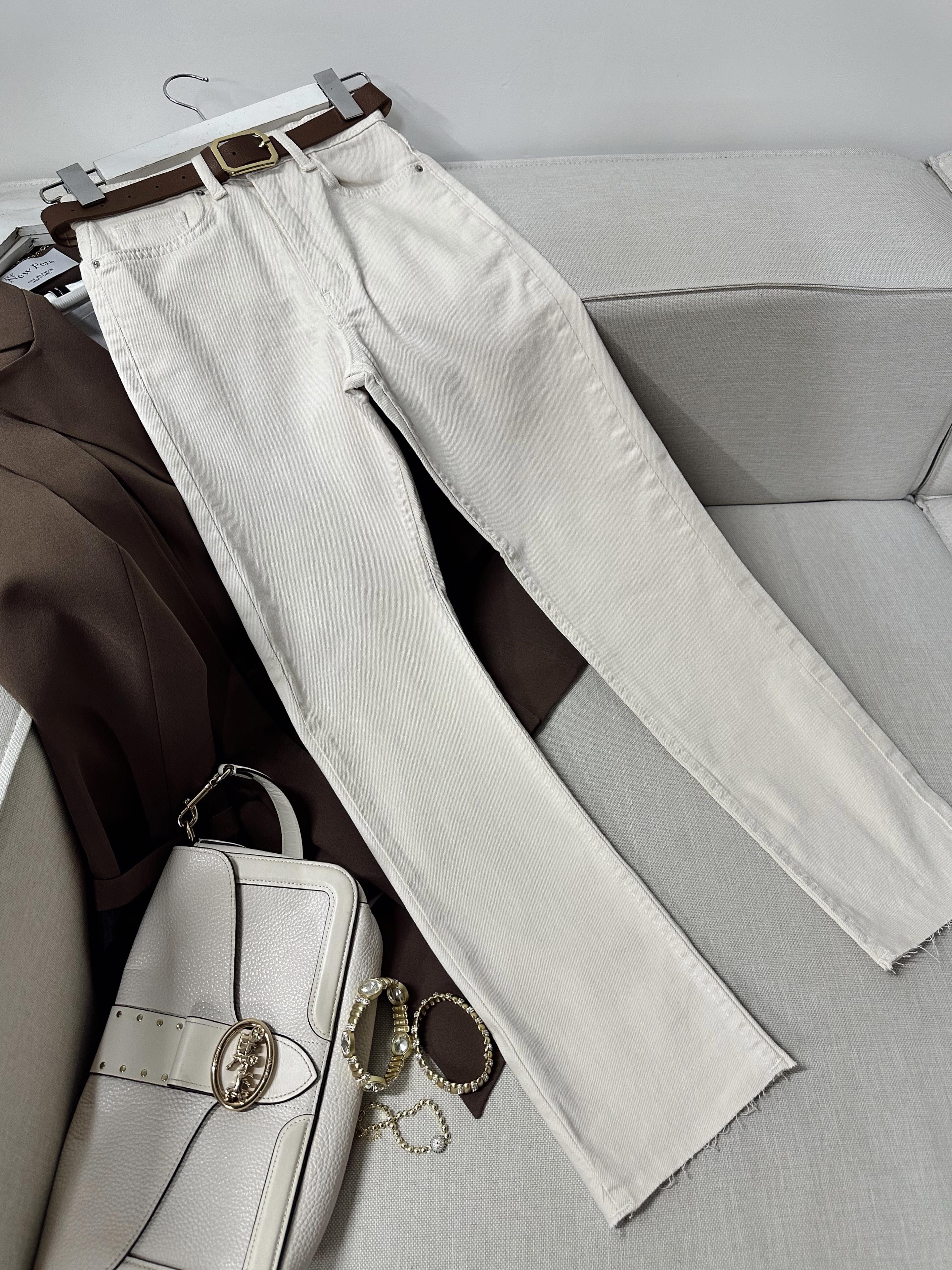 Ivory Yüksek Bel Kesik Paça Jean Pantolon