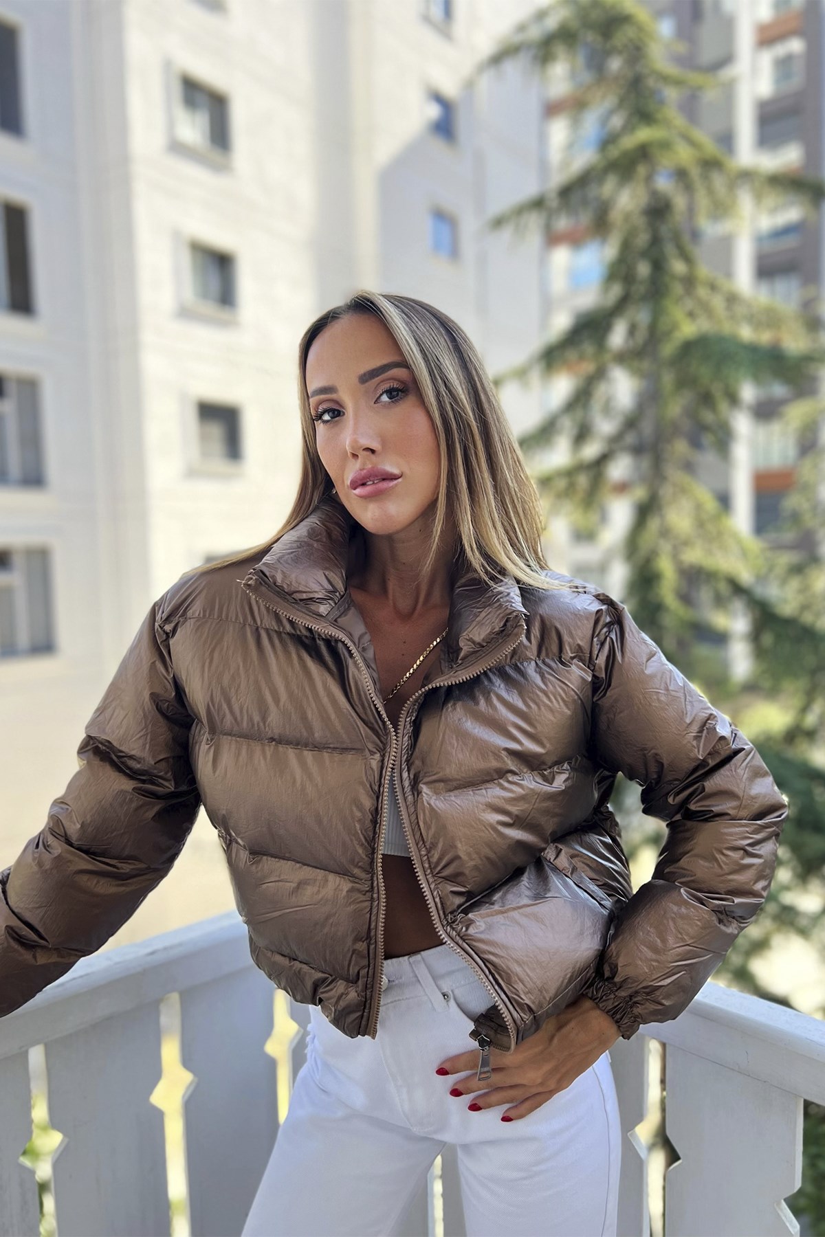 Kısa Tasarım Kadın Şişme Mont Bronz