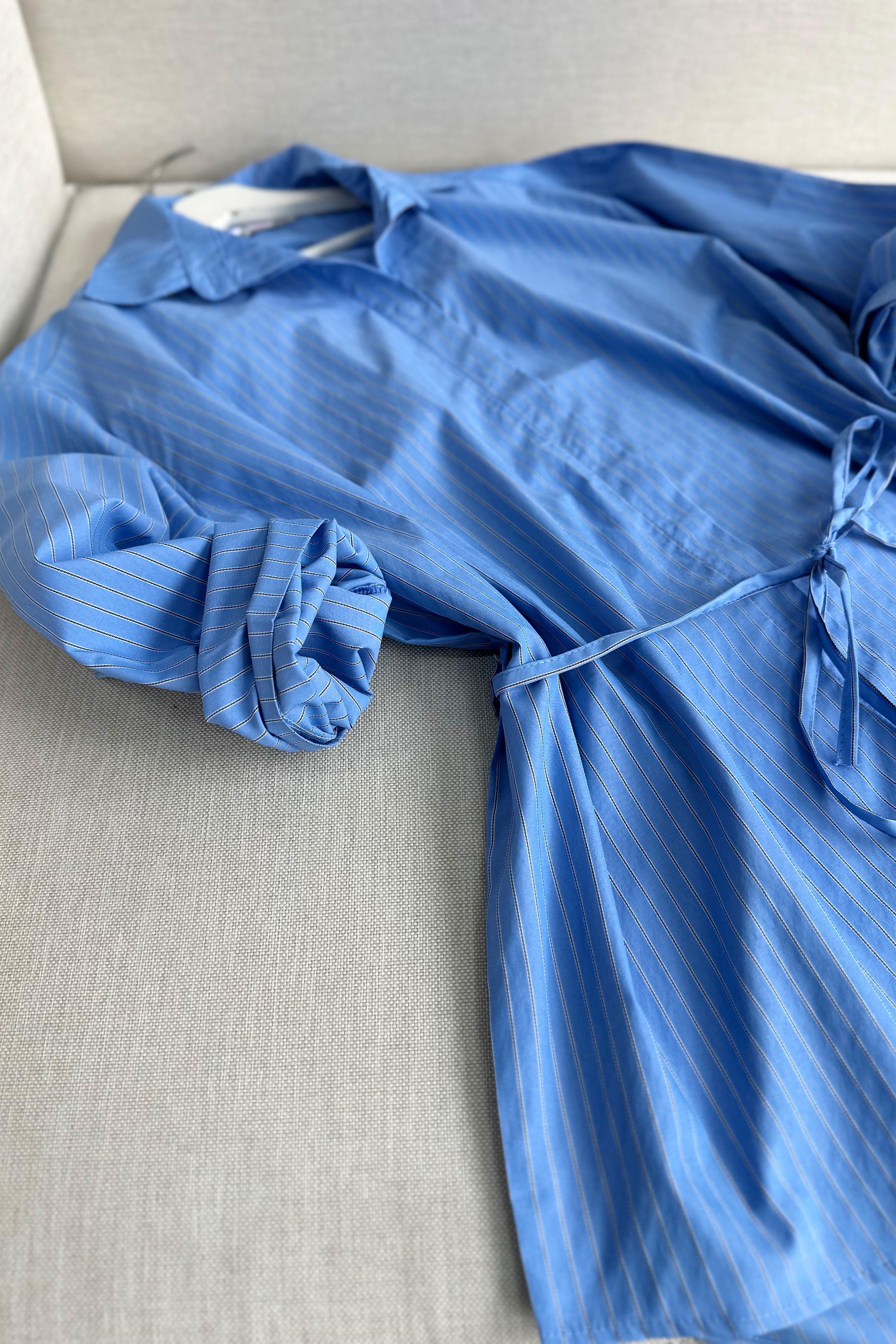 Lüx Kalite Bel Bağcık Detaylı Çizgili Gömlek Mavi