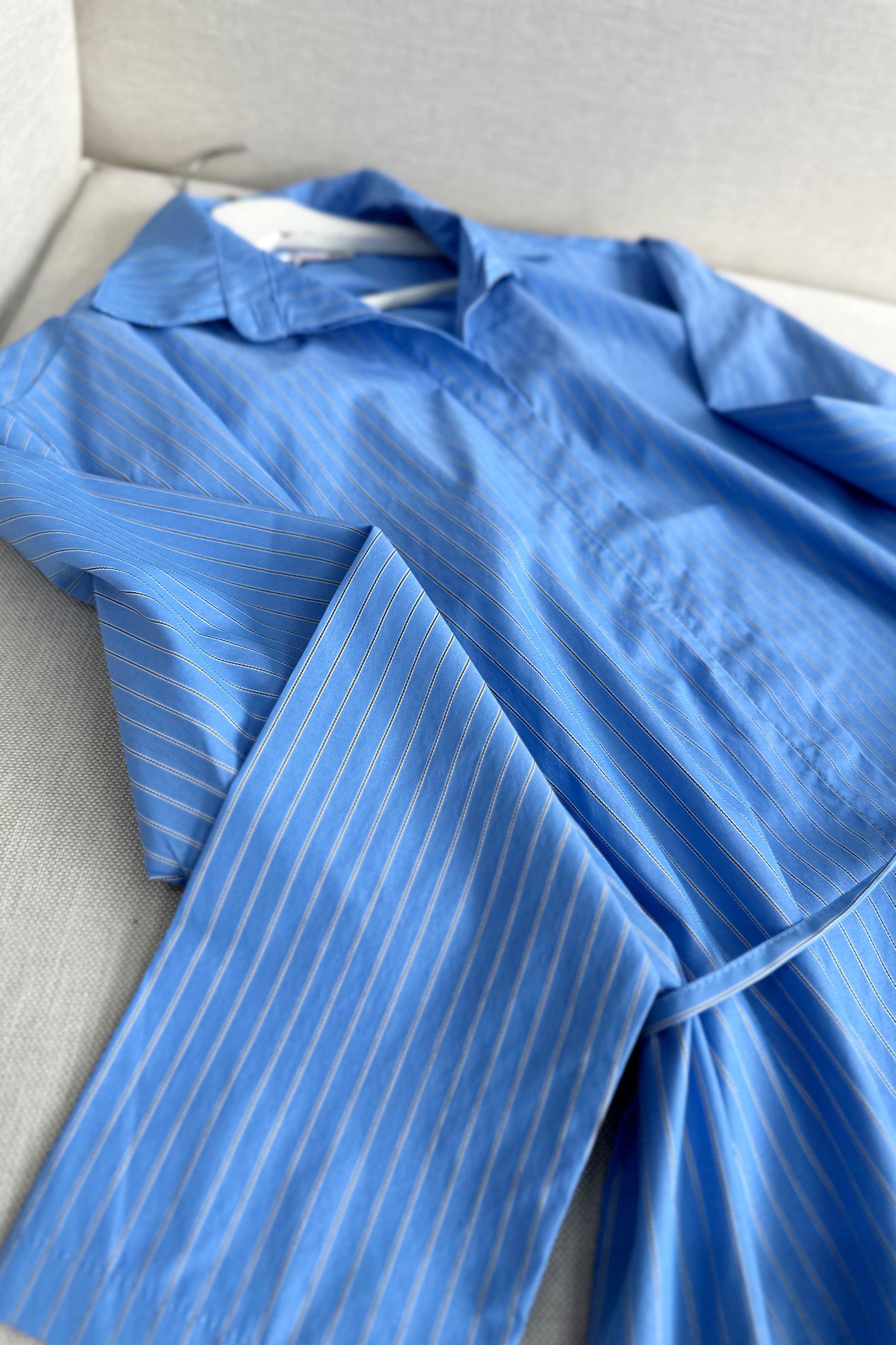 Lüx Kalite Bel Bağcık Detaylı Çizgili Gömlek Mavi