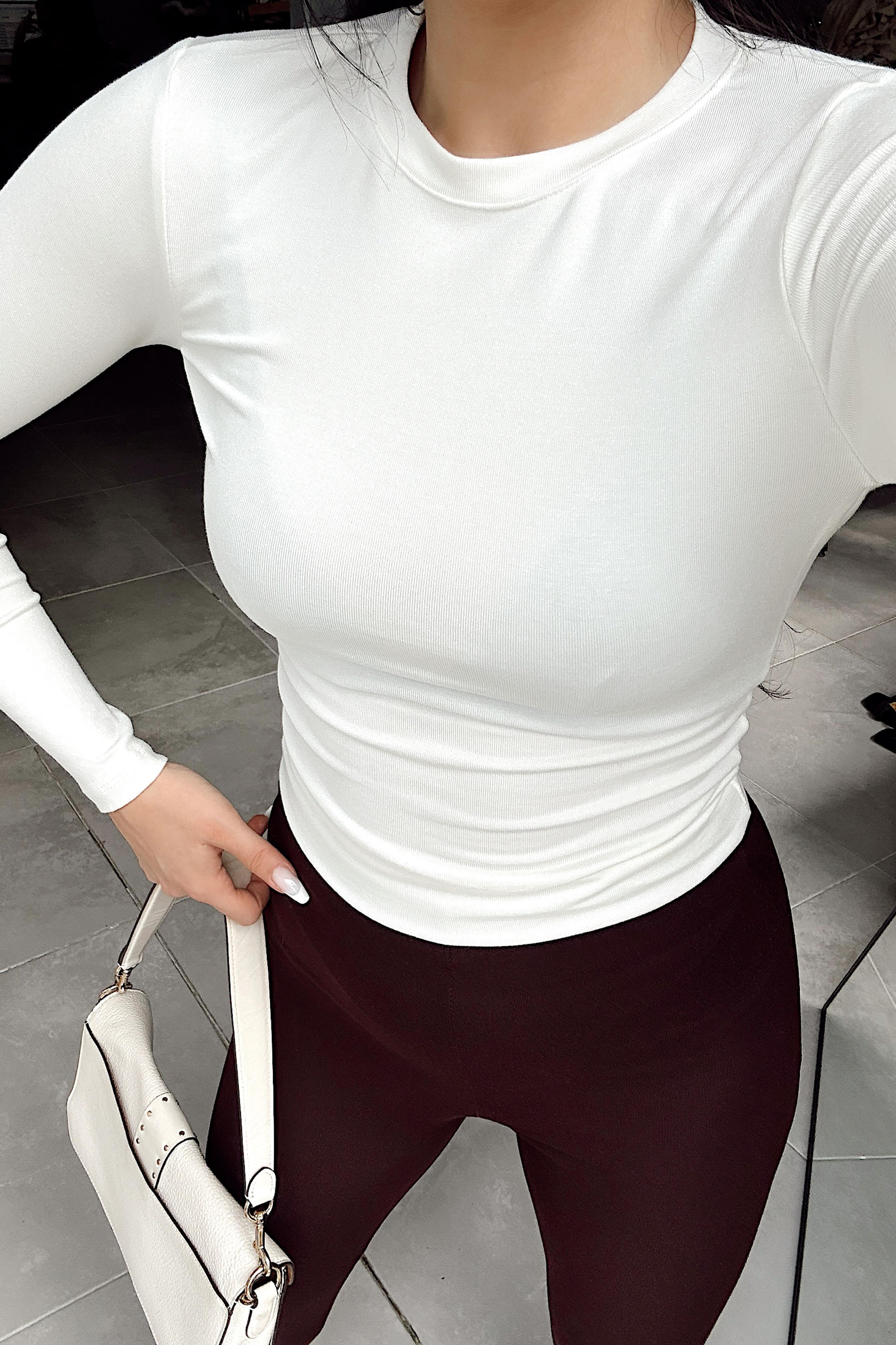Marka Model Bisiklet Yaka Basıc Body Ekru