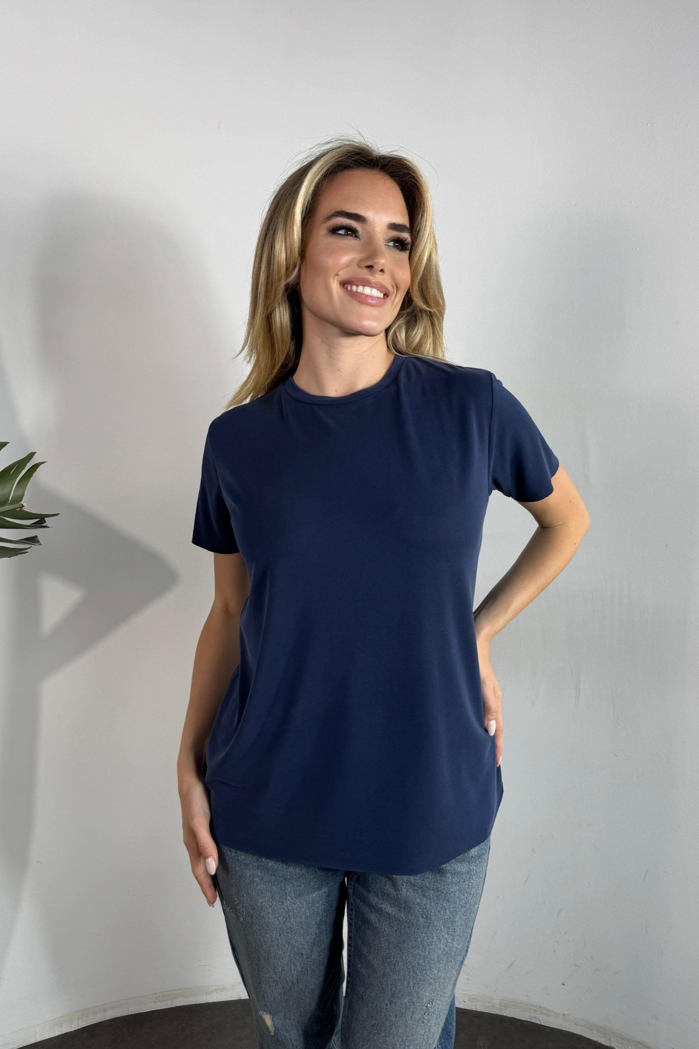 Marka Model Lazer Kesim Basic Tişört Lacivert