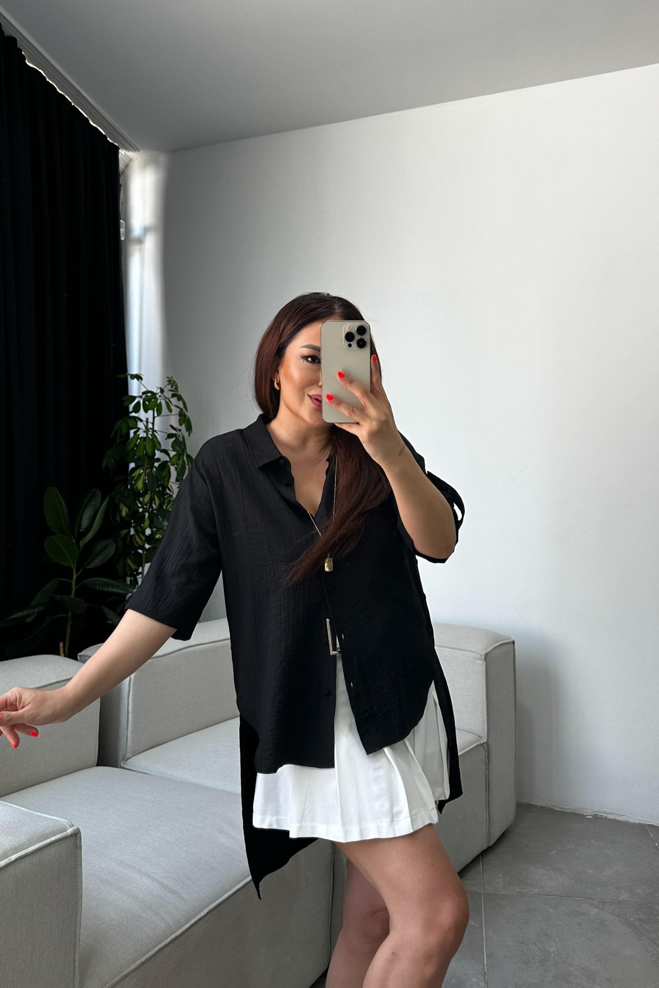 Önü Kısa Arkası Uzun Tasarım Düğme Detaylı Gömlek Siyah