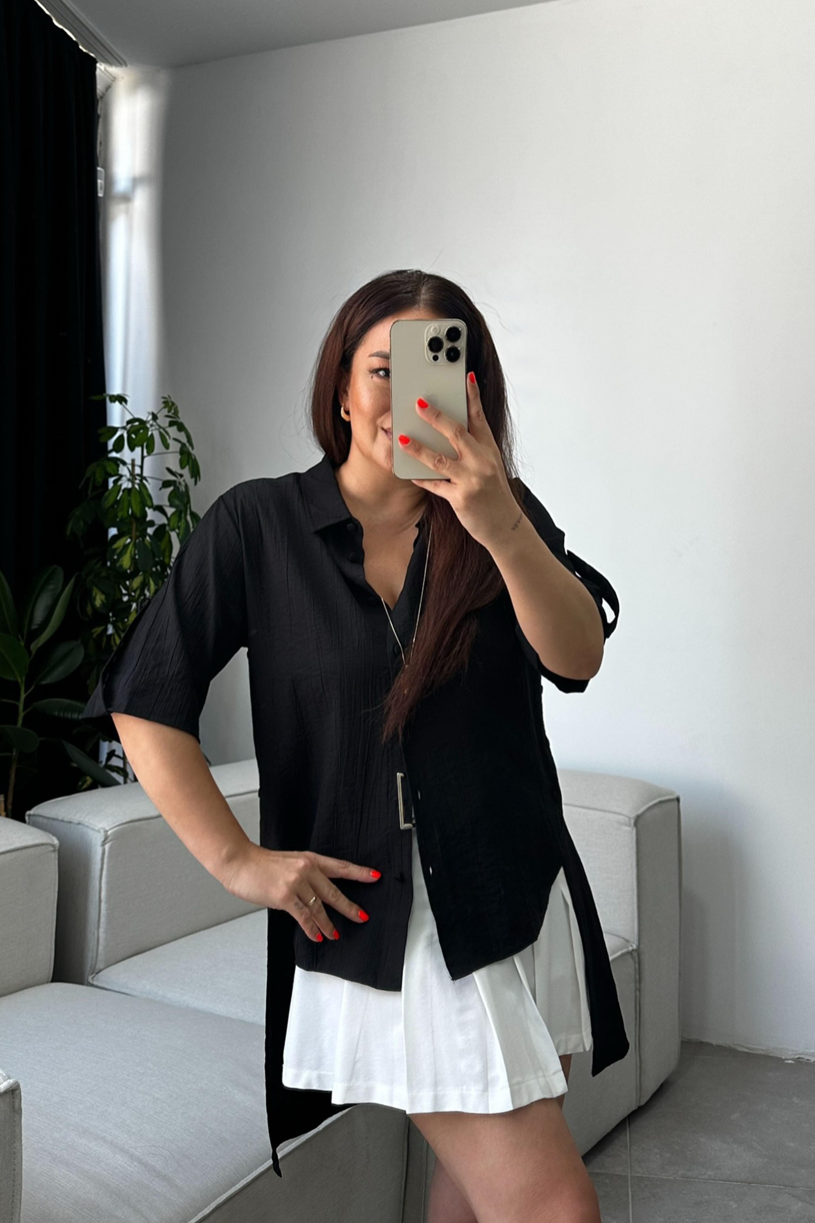 Önü Kısa Arkası Uzun Tasarım Düğme Detaylı Gömlek Siyah