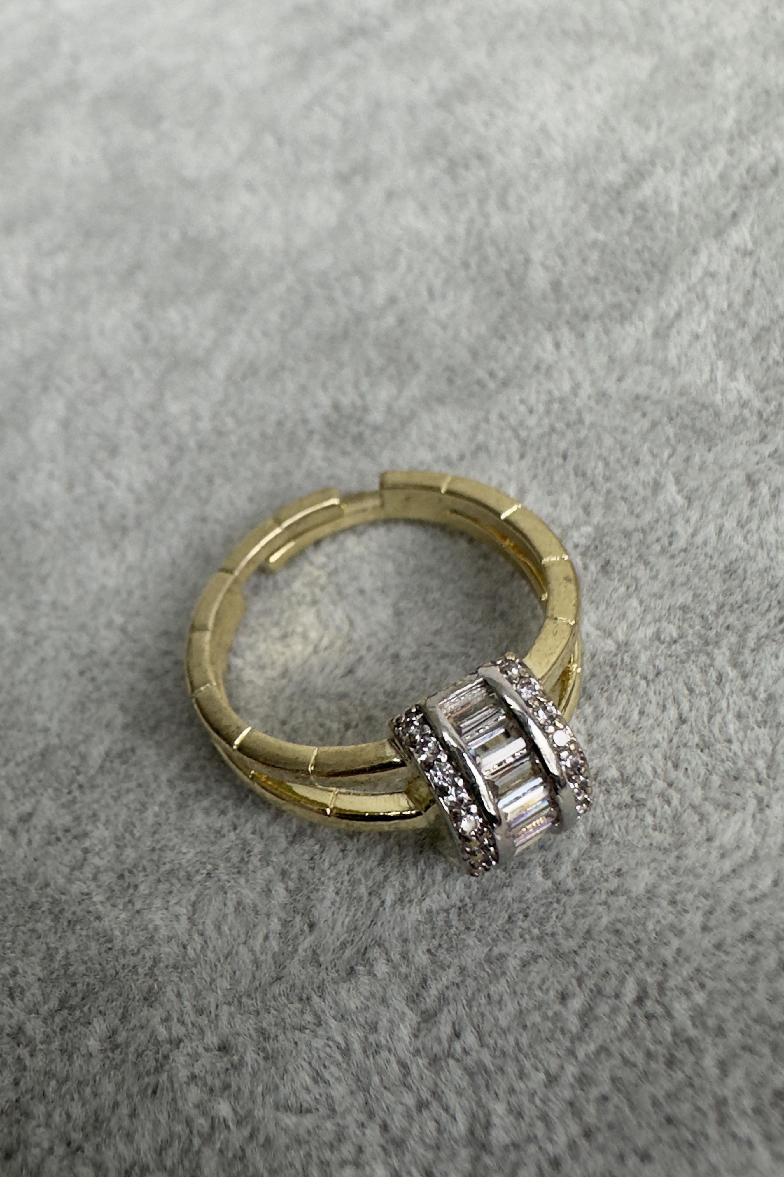 Oval Baget Zirkon Taşlı Ayarlanabilir Yüzük Gold