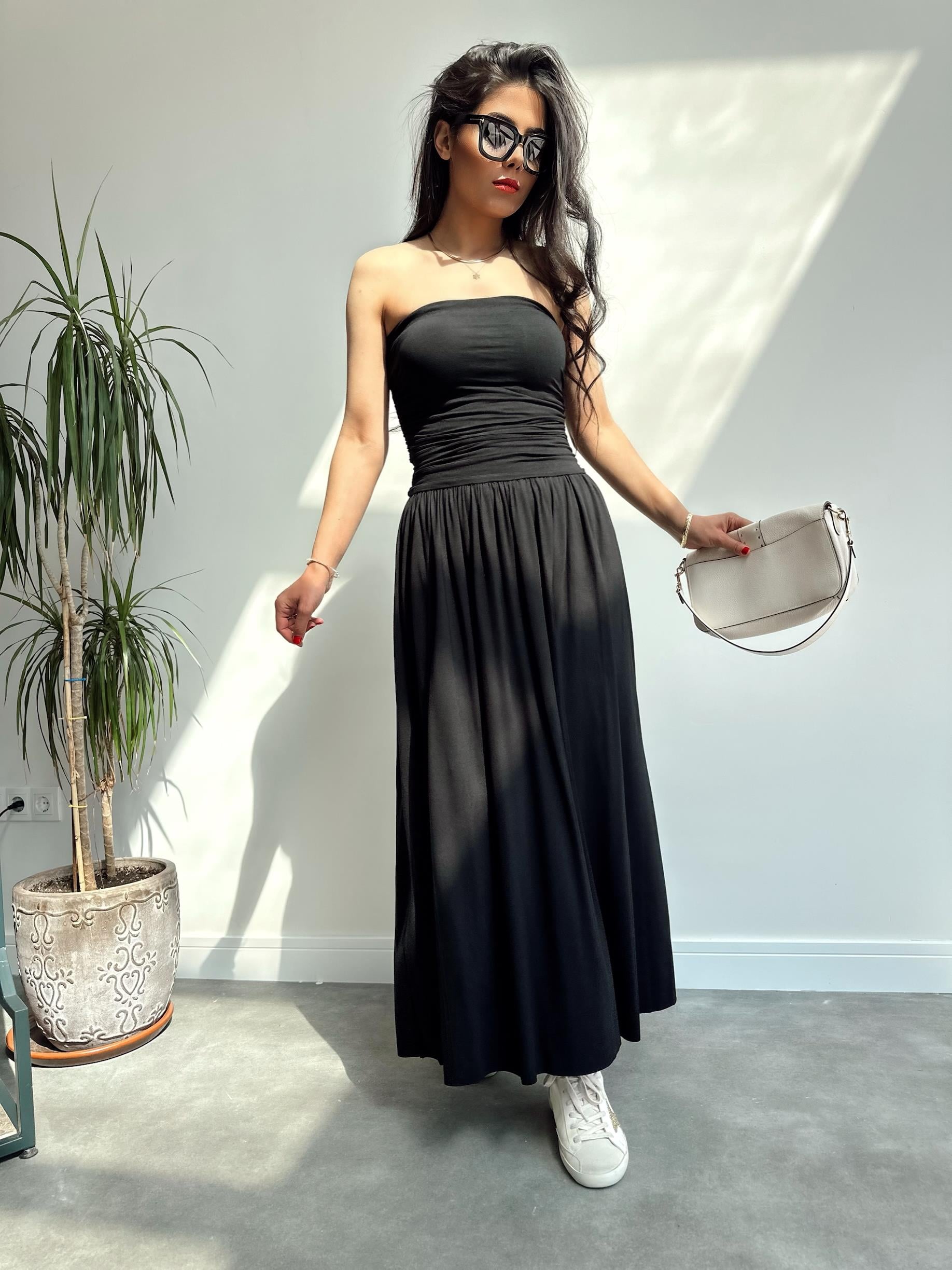 Siyah Büzgülü Straplez Maxi Elbise