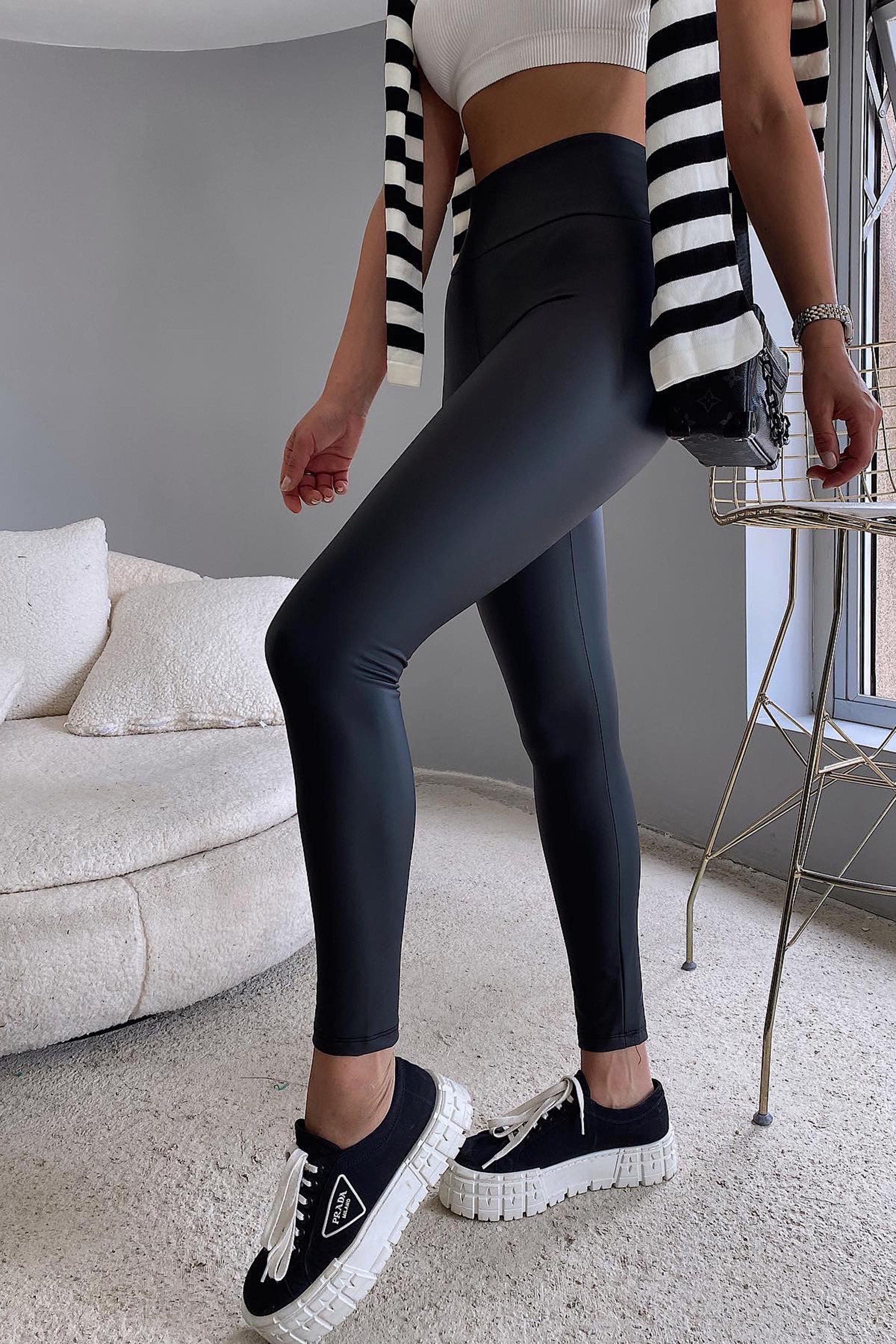 Ultra Yüksek Bel Şardonlu Çatlamayan Mat Deri Tayt Siyah