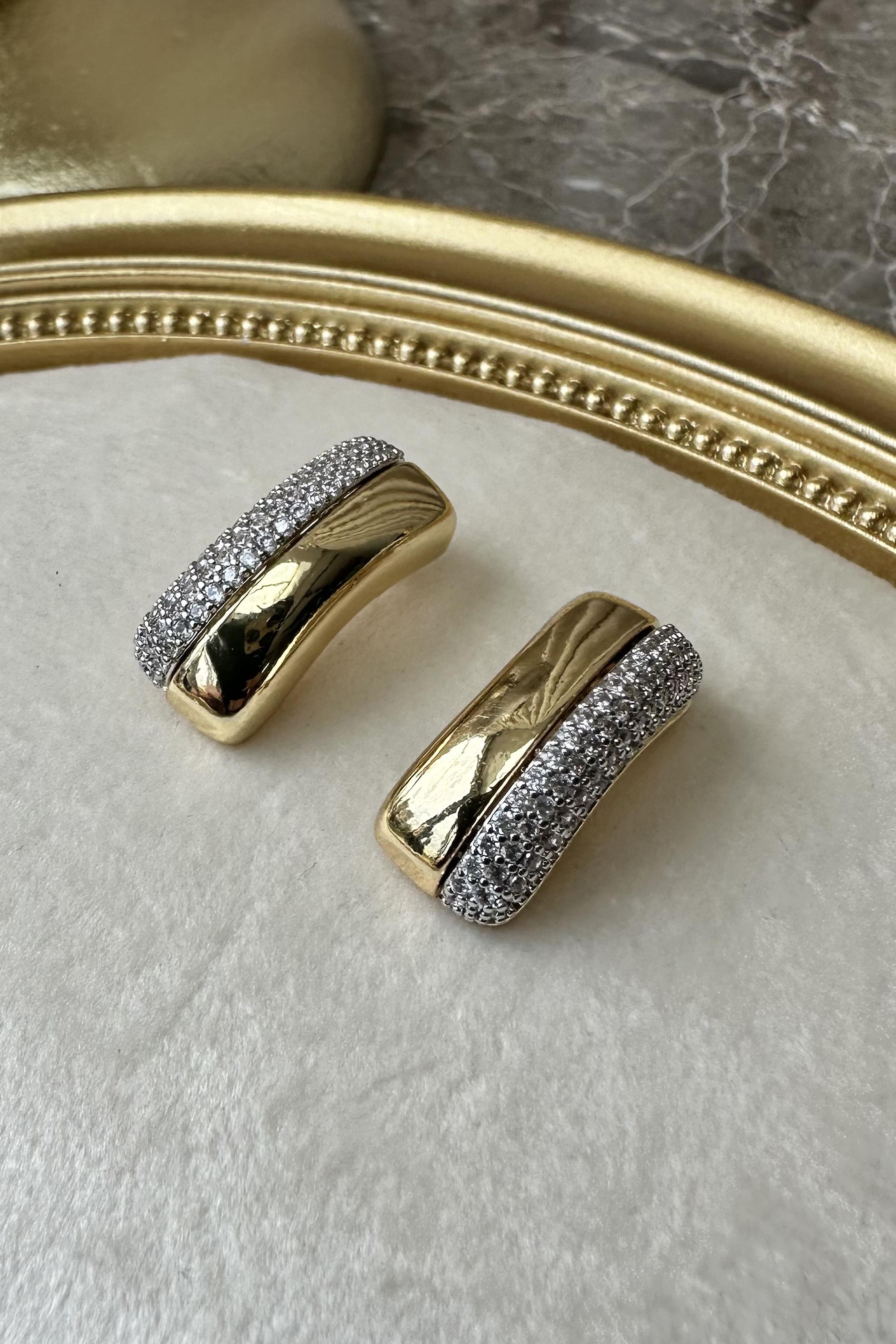 Xuping Zirkon Baget Taşlı Gold Küpe