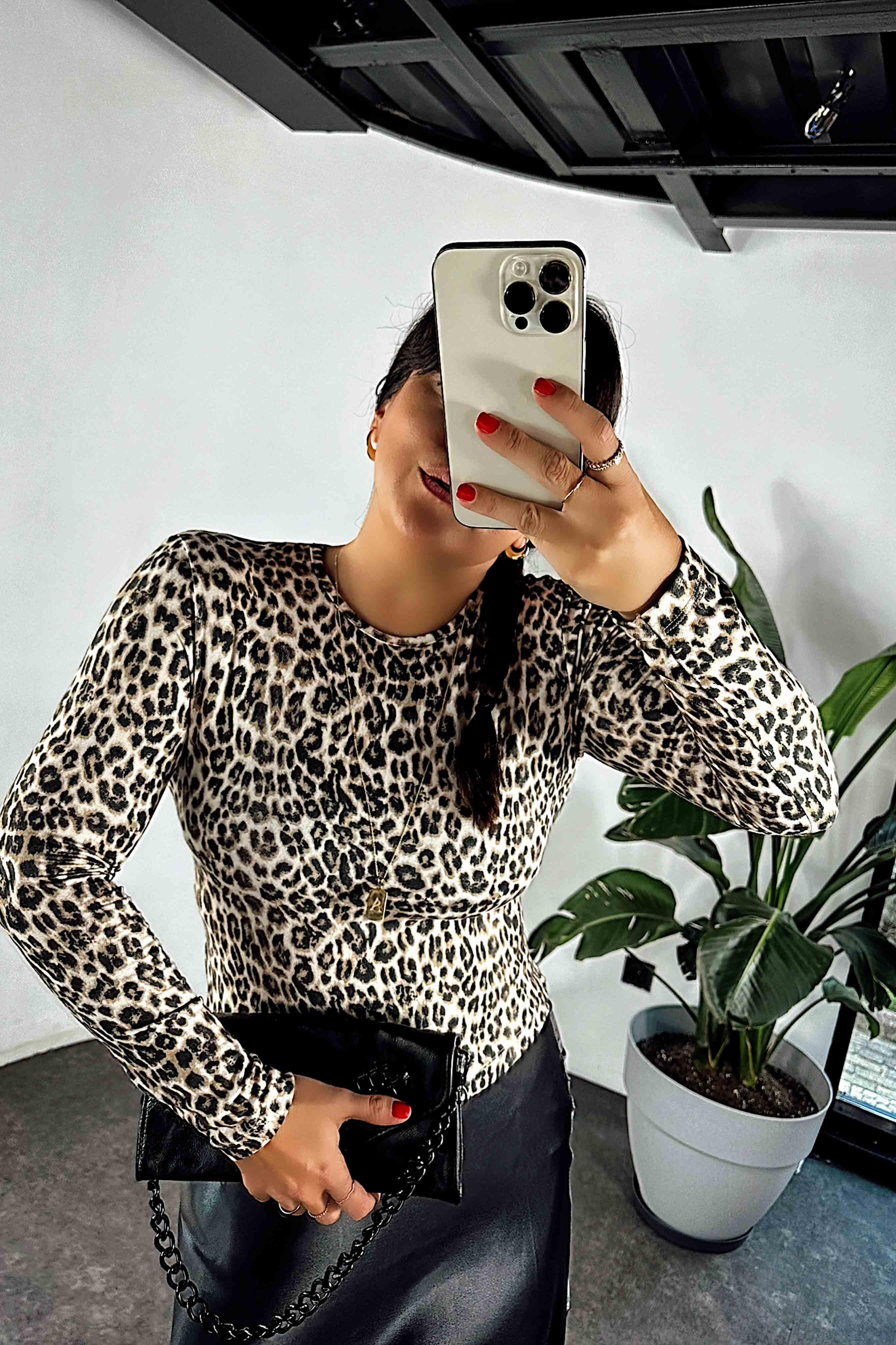 Yumoş Kumaş Bisiklet Yaka Leopar Kadın Bluz Leopar