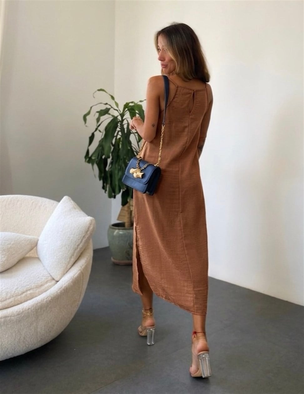 Askılı Çift Yırtmaçlı Elbise Camel