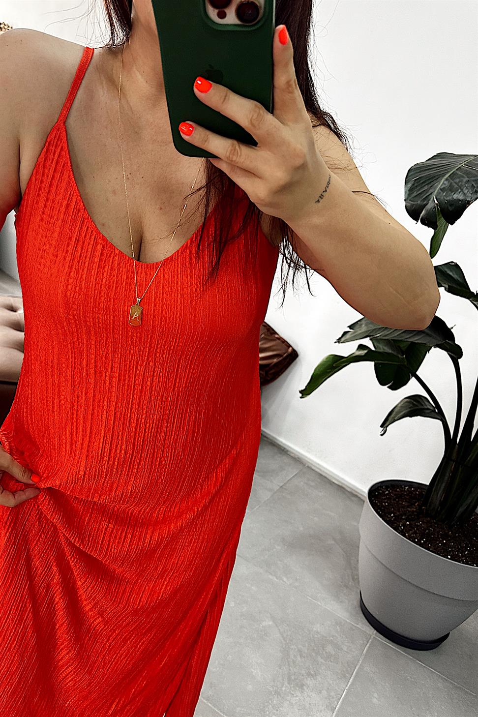 Ayarlanabilir Askılı Likralı Krinkıl Elbise Nar Çiçeği