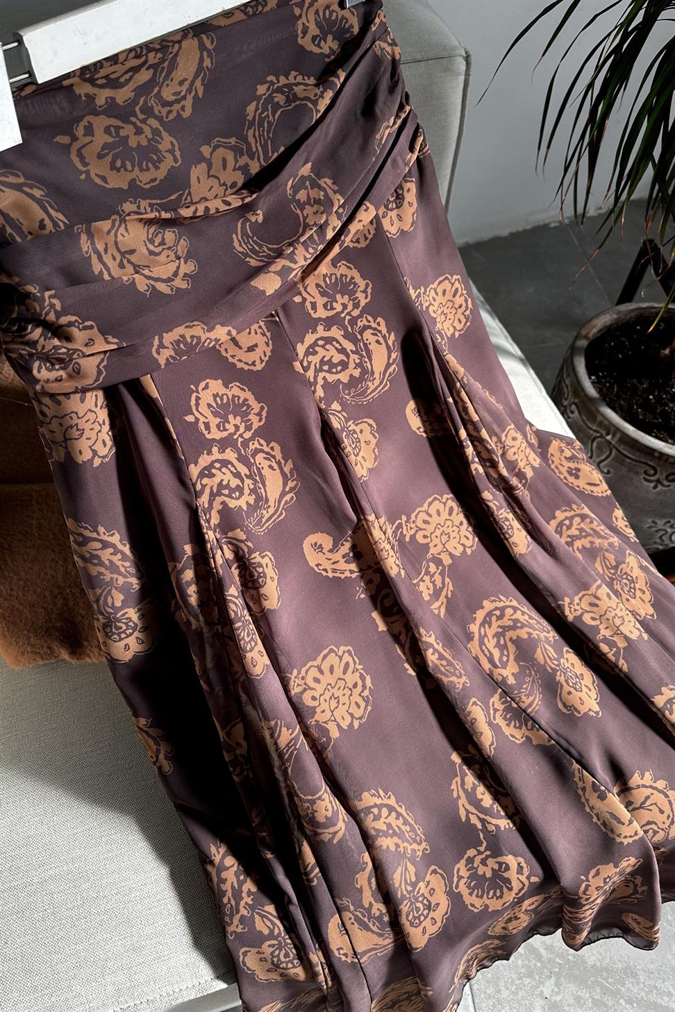 Bel Drape Detaylı Şal Desen Şifon Etek Kahverengi