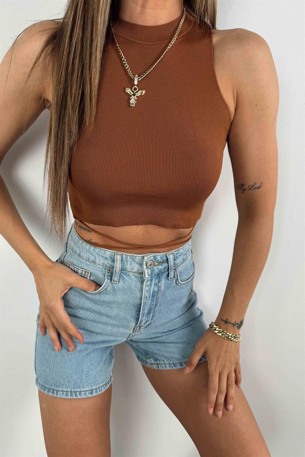 Belden Bağlamalı Crop Bluz Kahverengi