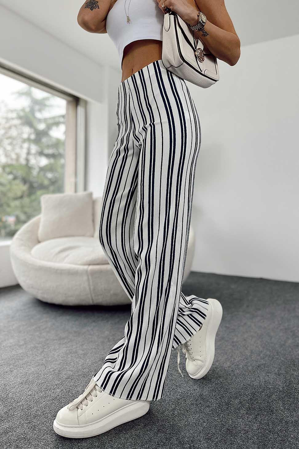 Beli Lastikli Dikine Lacivert Çizgili Kadın Pantolon Beyaz