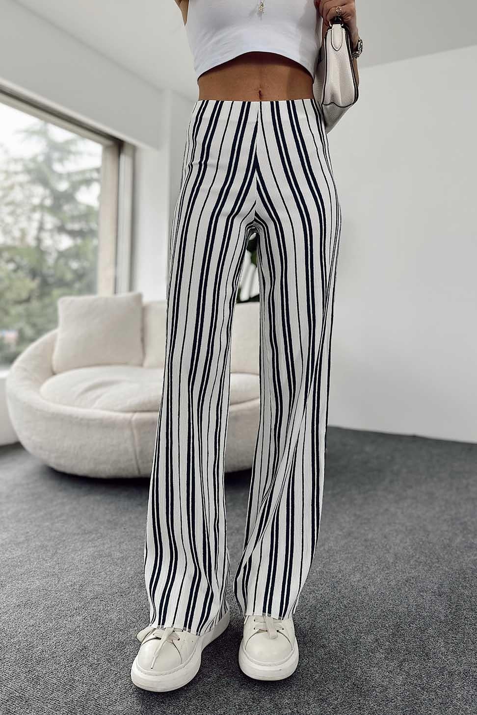 Beli Lastikli Dikine Lacivert Çizgili Kadın Pantolon Beyaz