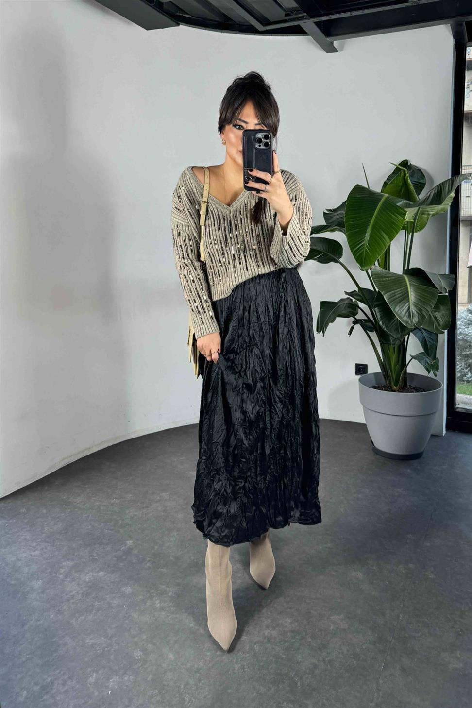 Beli Lastikli Kırışık Pileli Saten Kadın Etek Siyah