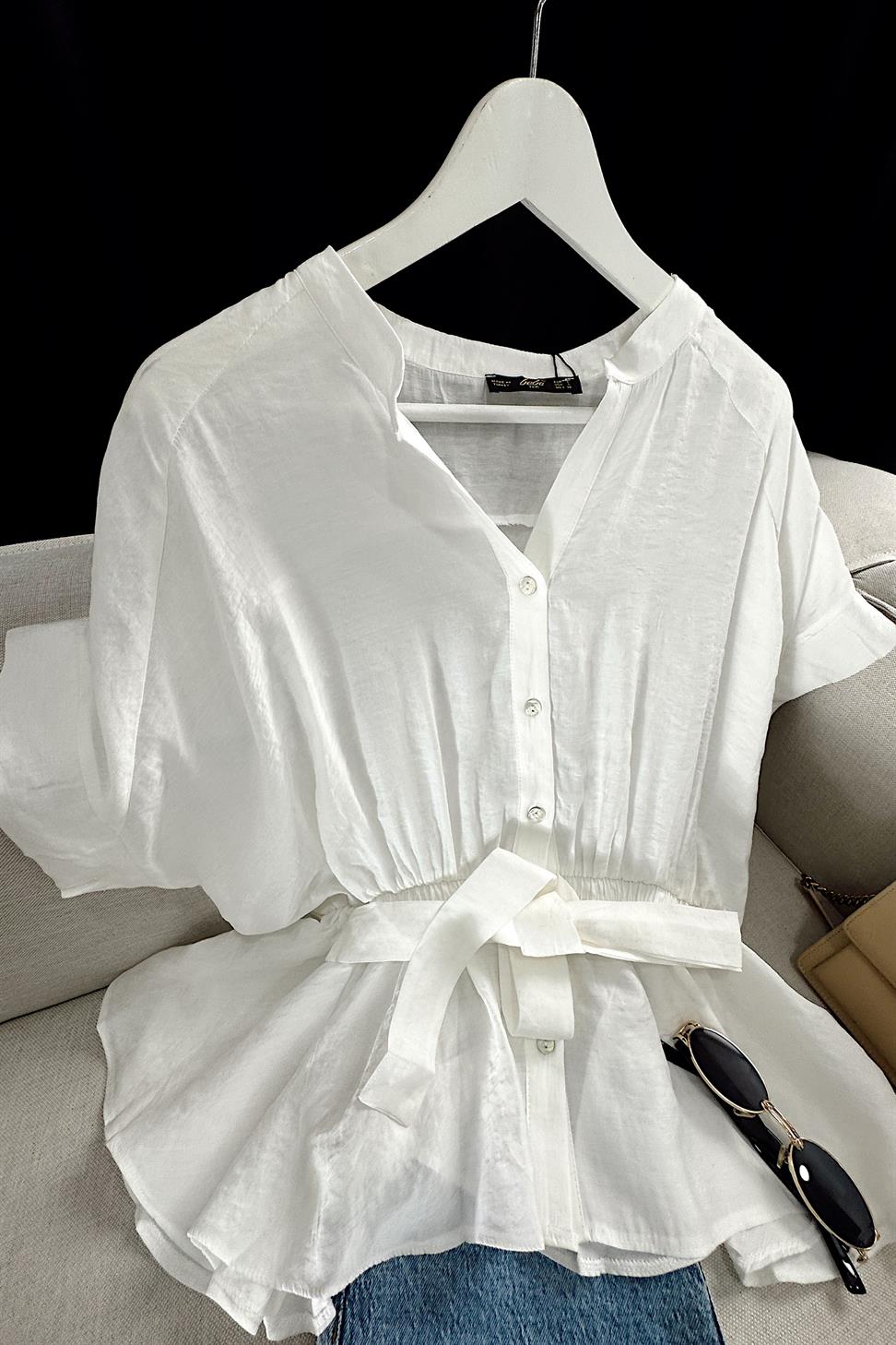 Beli Lastikli Kuşak Detaylı Tensel Gömlek Beyaz