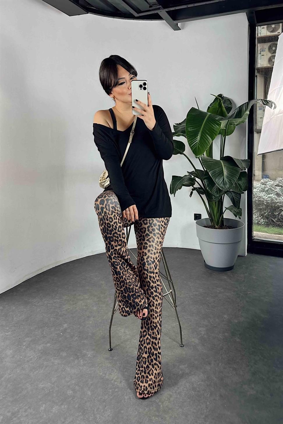 Beli Lastikli Leopar Desen İspanyol Paça Kadın Tayt Kahverengi