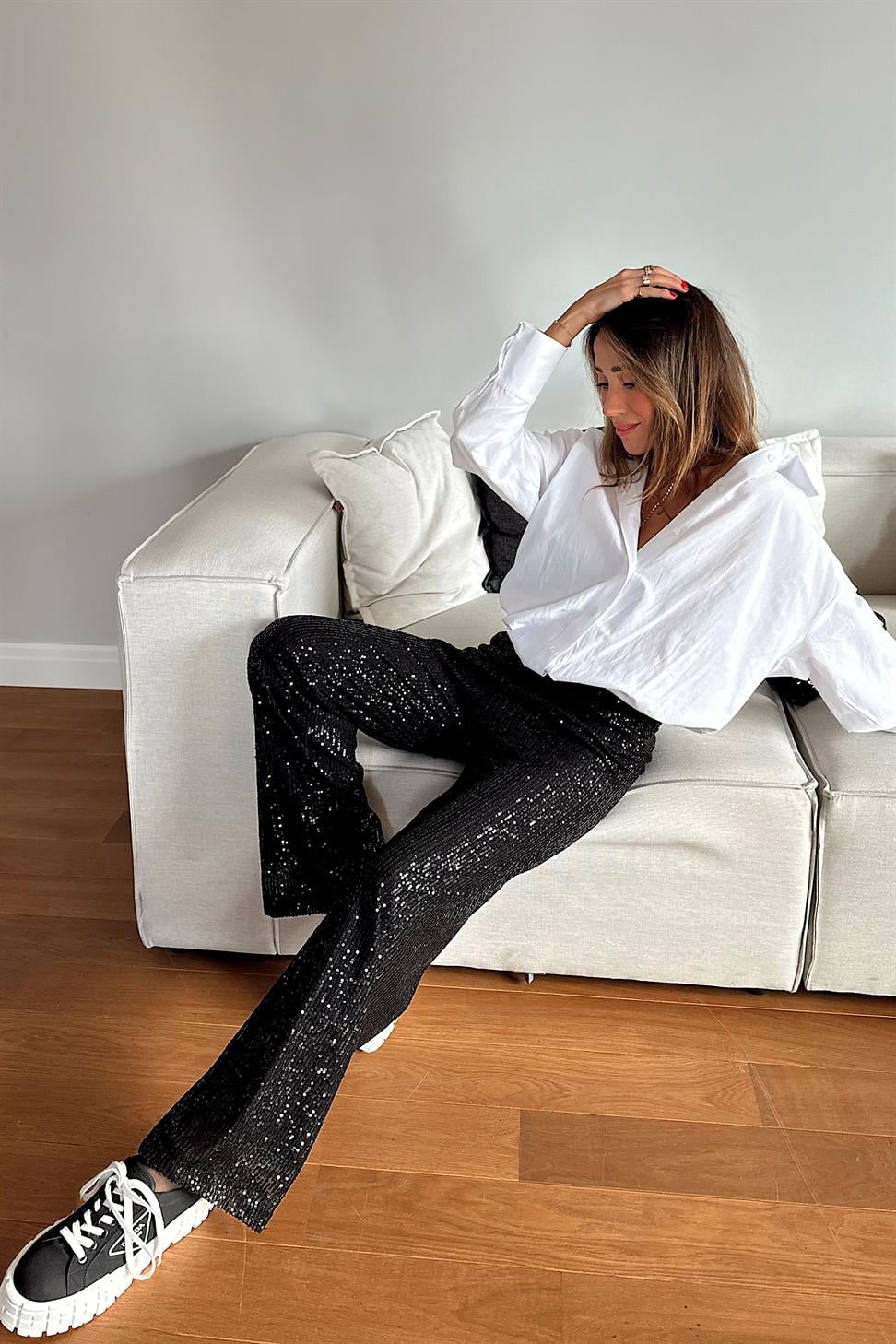 Beli Lastikli ve Pul Payetli Tasarım Bol Pantolon Siyah