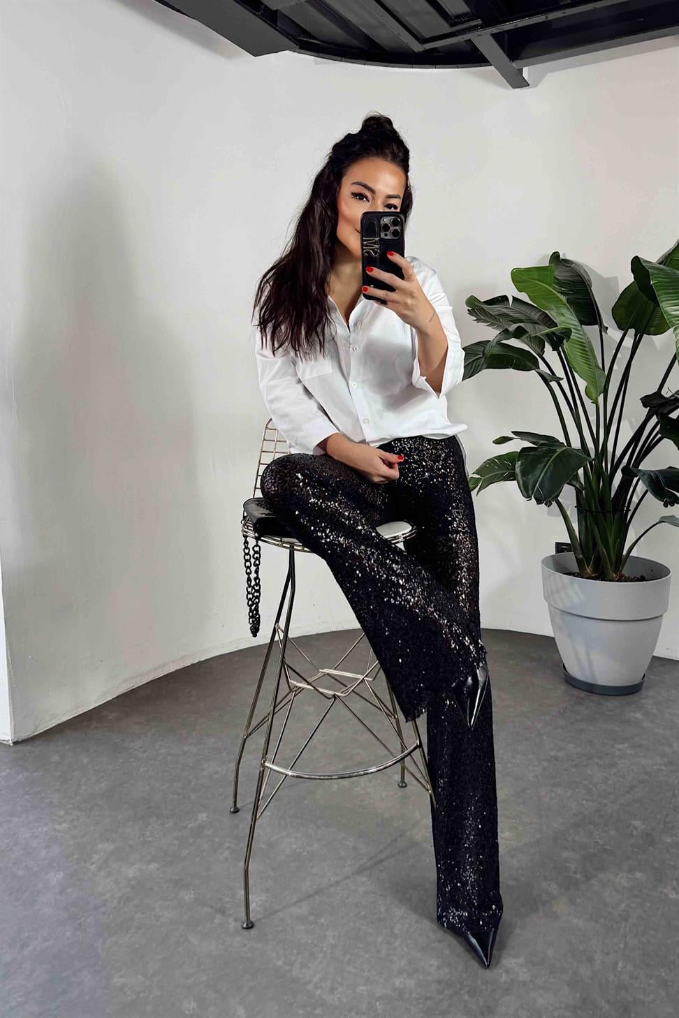 Beli Lastikli ve Pul Payetli Tasarım İspanyol Paça Pantolon Siyah