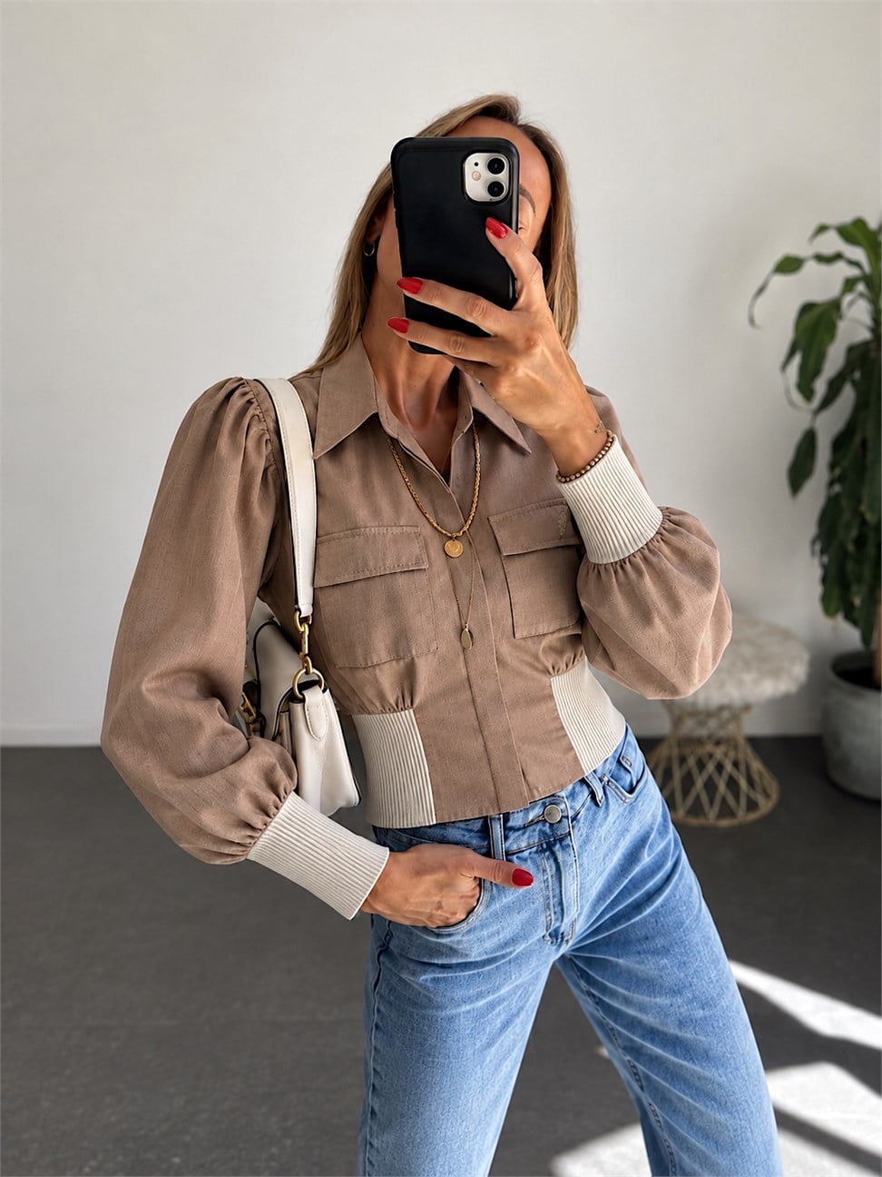 Beli ve Kolları Lastik Detaylı Tasarım Gömlek Camel