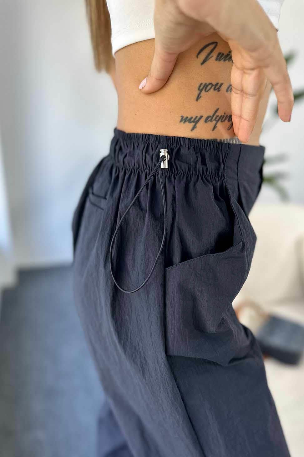 Beli ve Paçası Lastikli Paraşüt Kadın Pantalon Lacivert