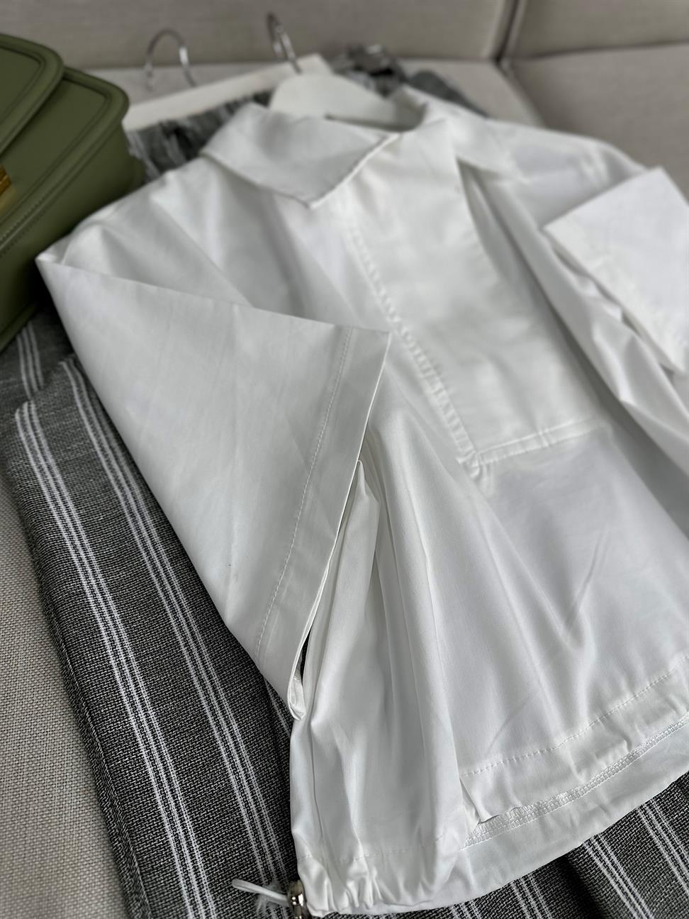 Beyaz Fermuarlı Beli Ayarlanabilir Crop Bluz