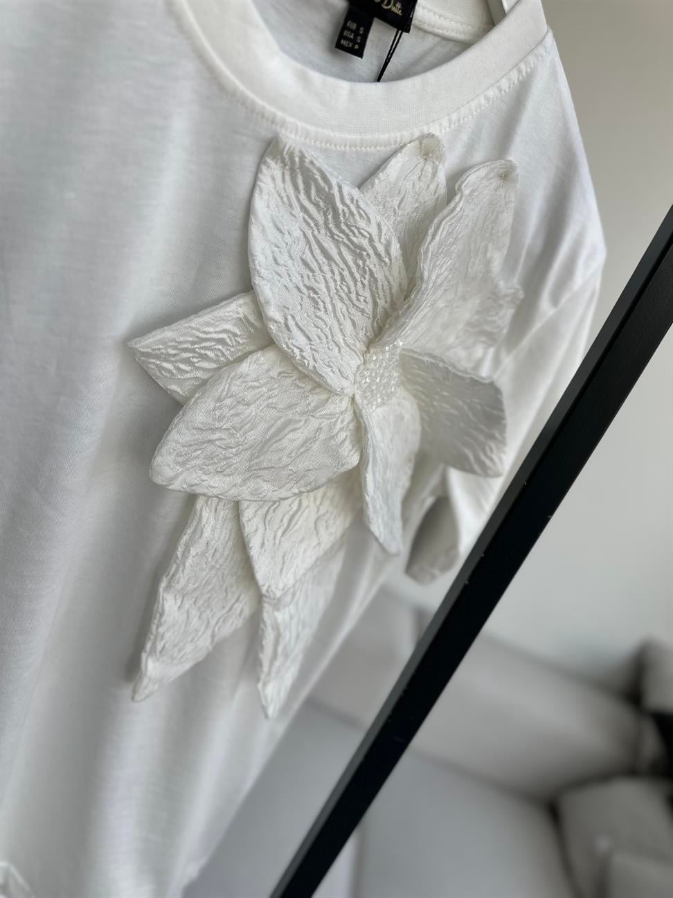 Beyaz İnci Taşlı Big Flower Tshirt